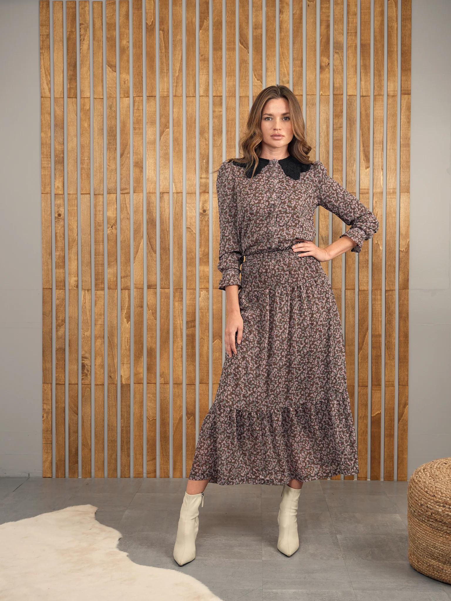Print Top WIth Crochet Collar - Image 5