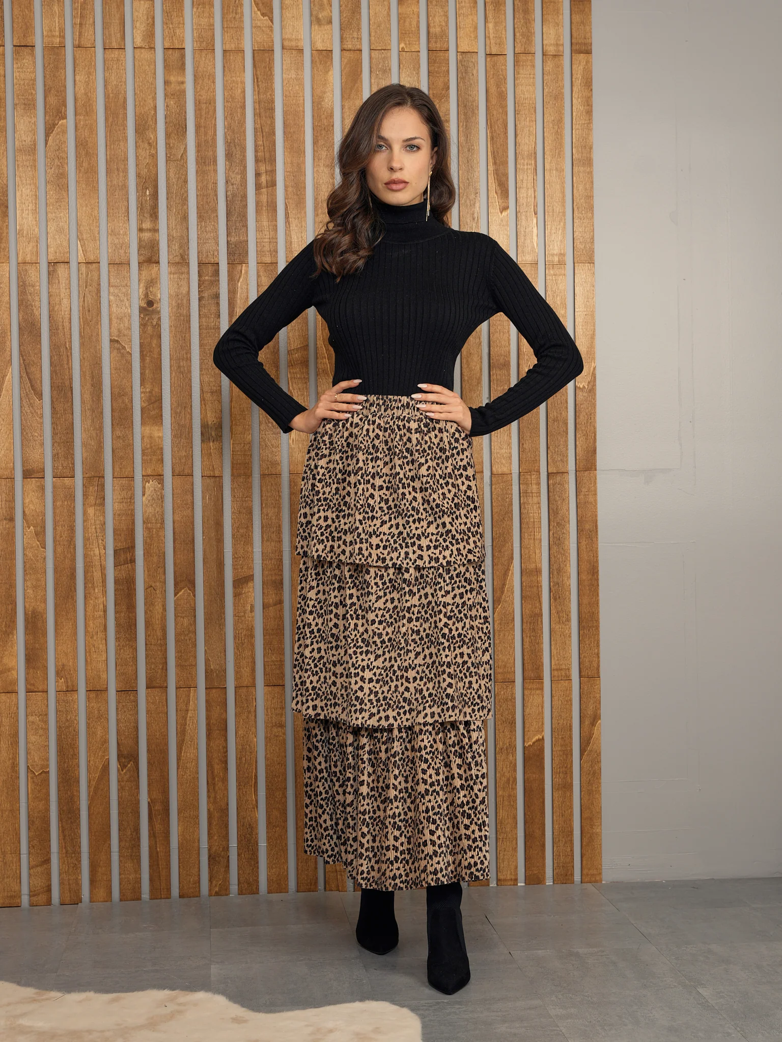 Velvet Pleated Layeres Skirt - Image 3
