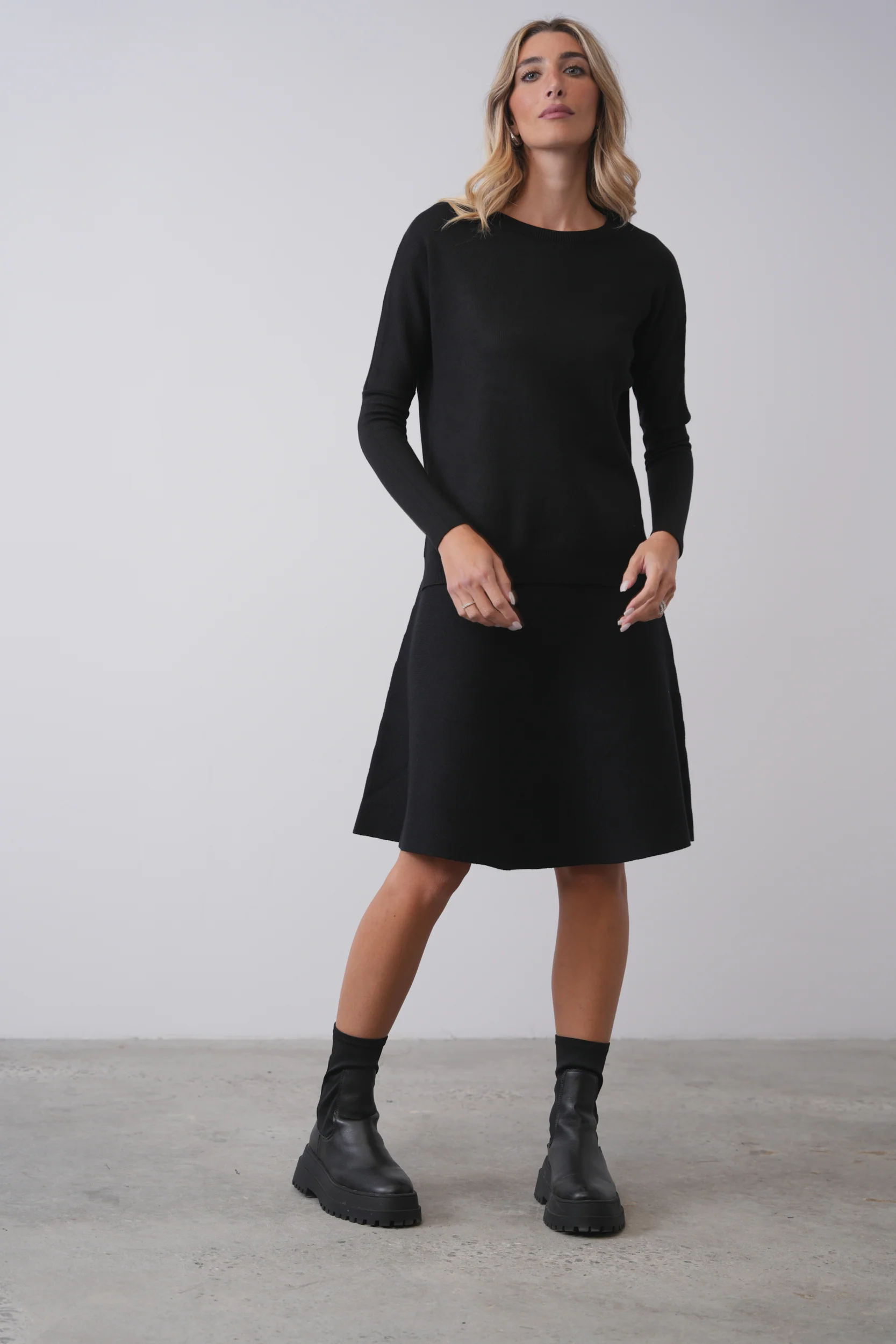 Basic Knit Skirt 23" - Image 3