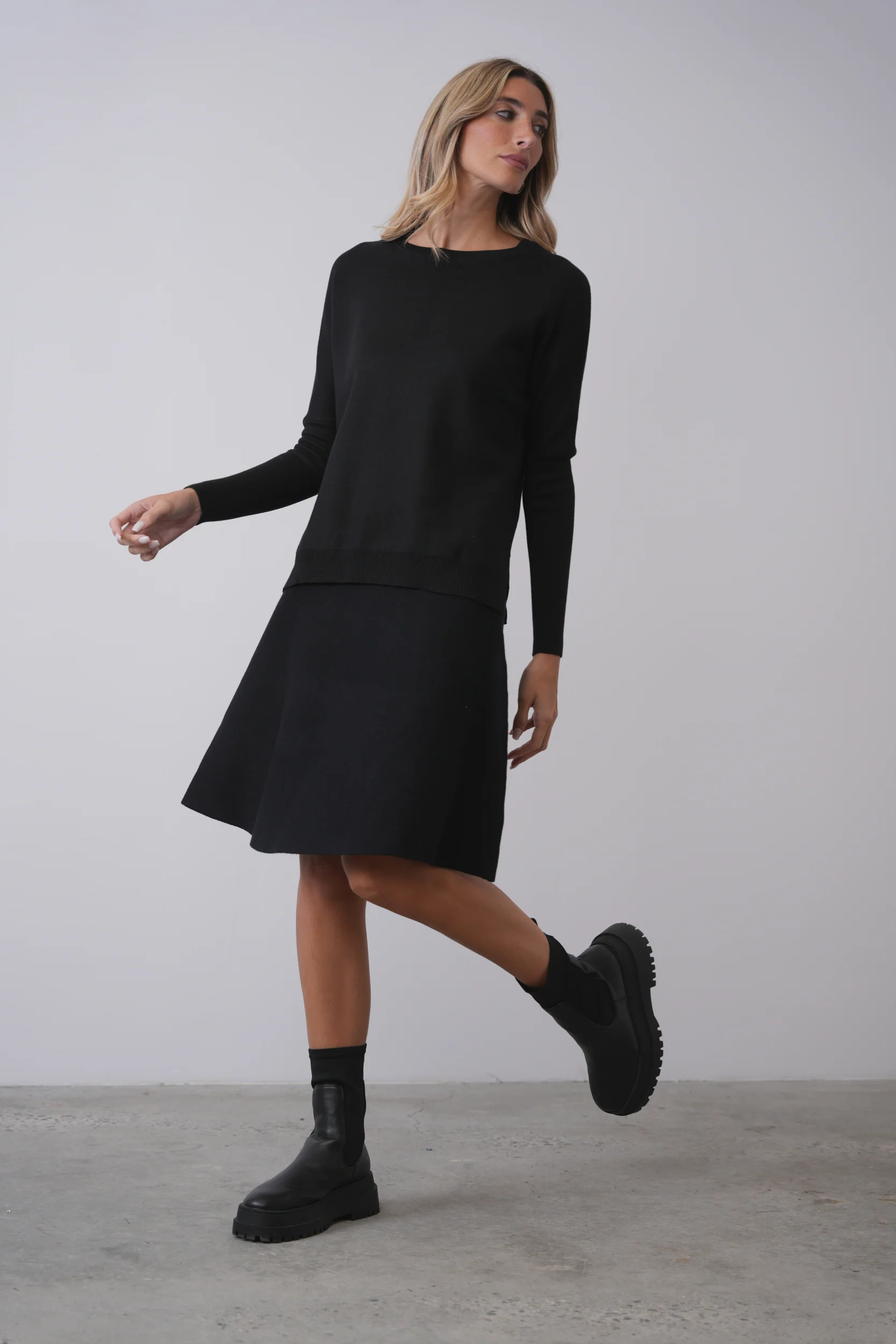 Basic Knit Skirt 23" - Image 6