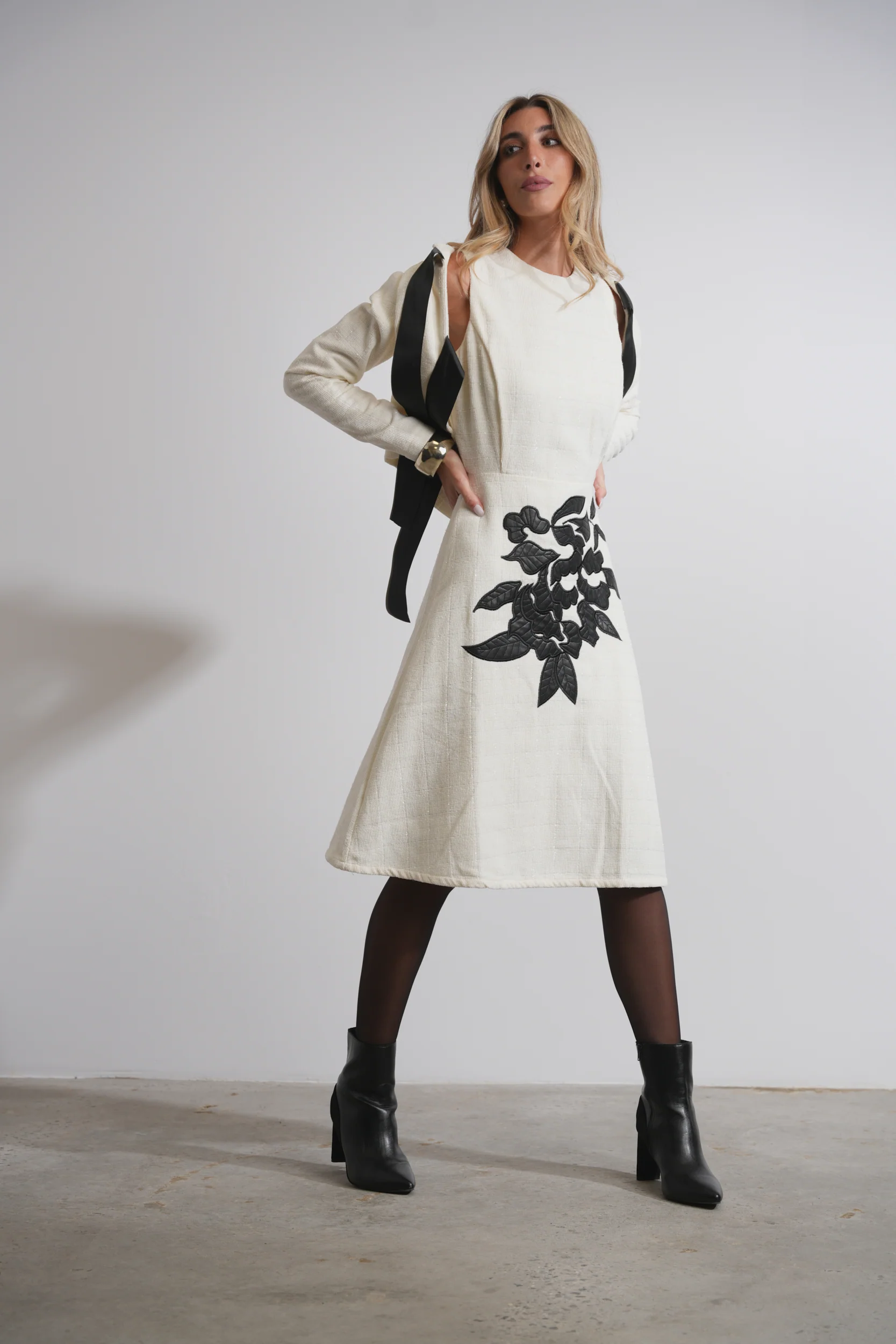 The Eleanor Embroidered Tweed Jumper - Image 3