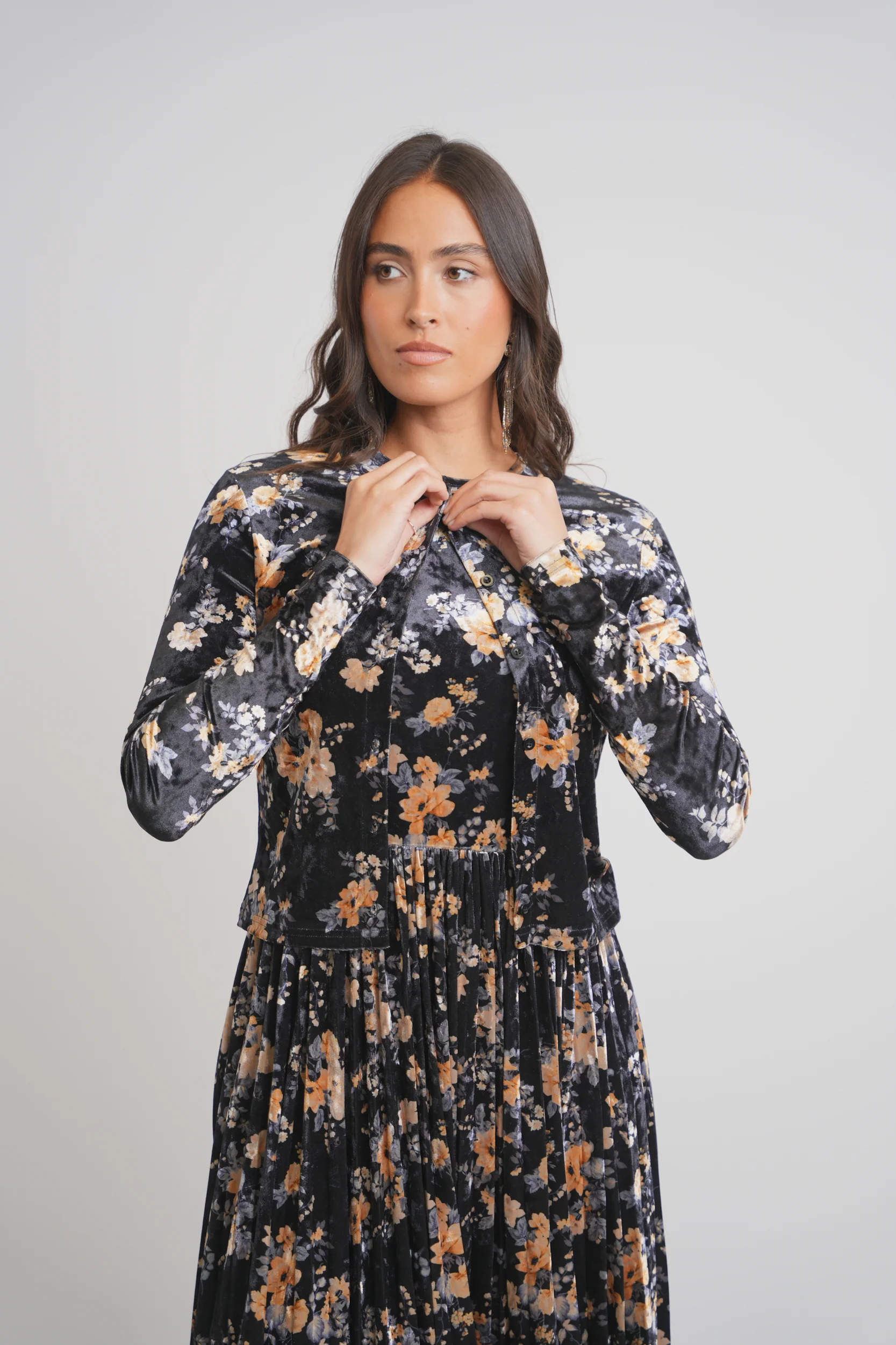 Velour Crop Cardigan - Image 12