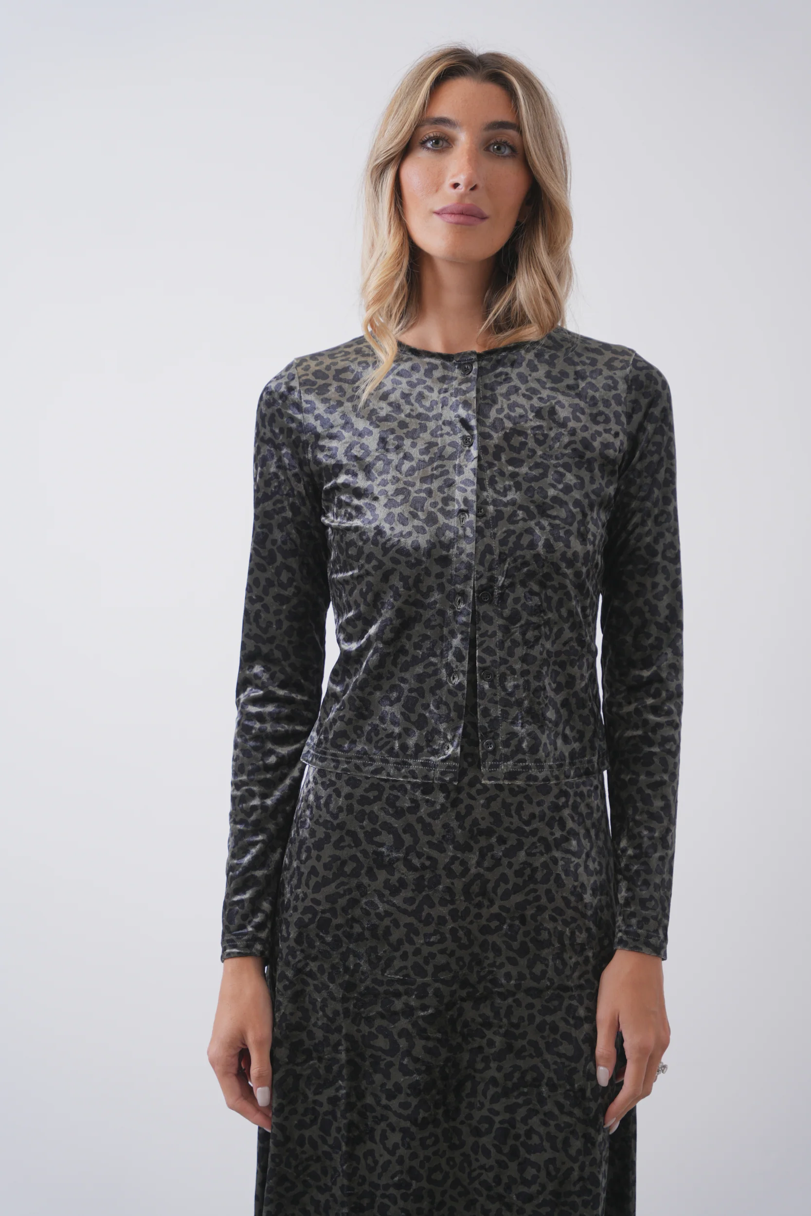 Velour Crop Cardigan - Image 7
