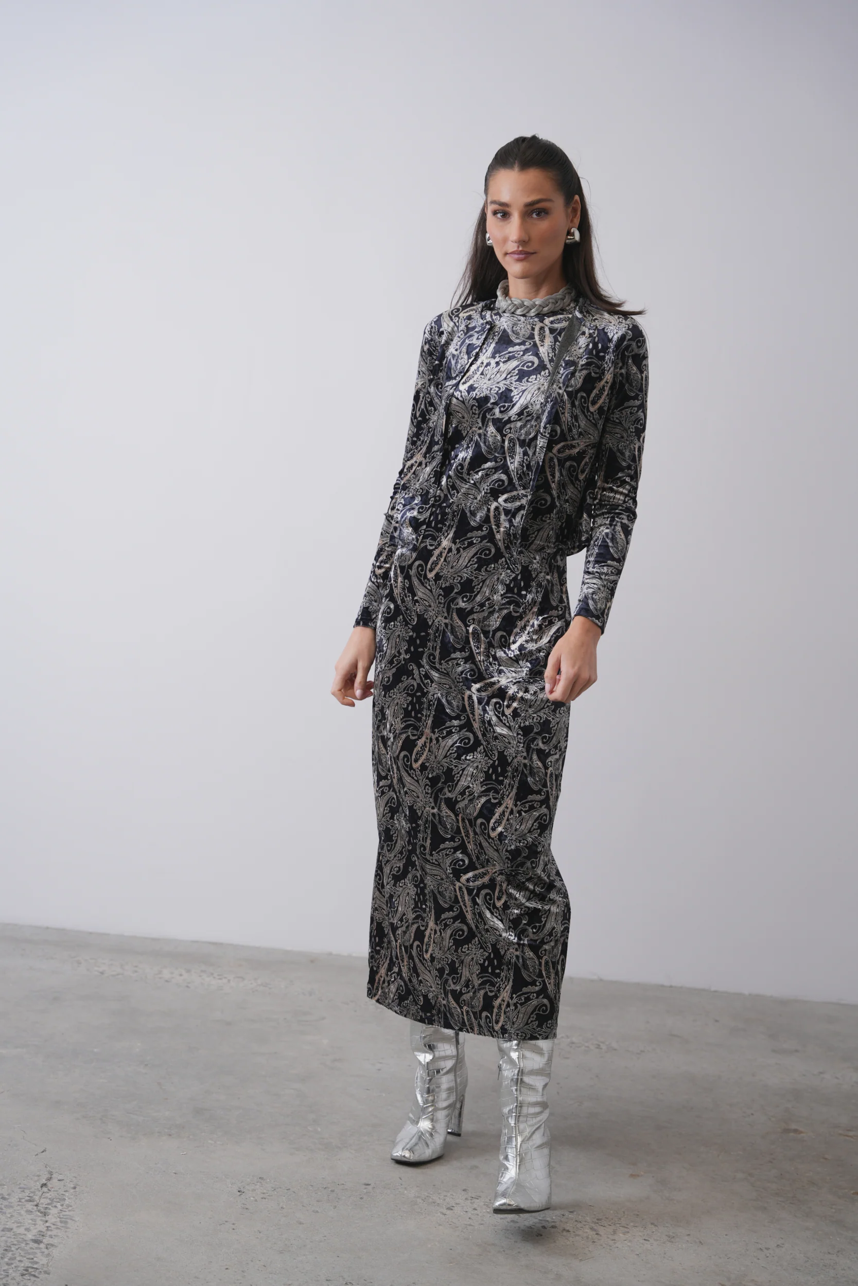 Velour Crop Cardigan - Image 9