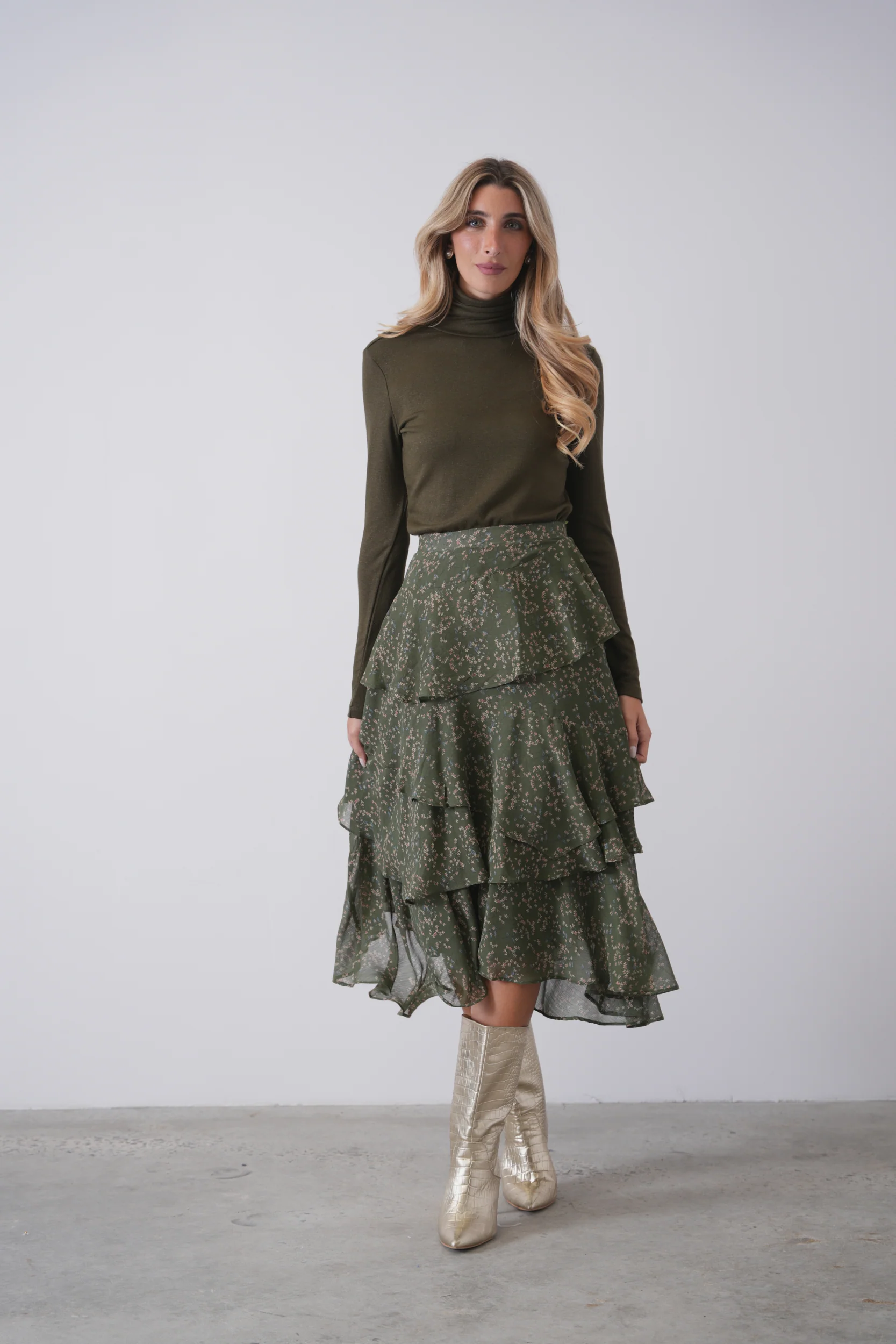 Metallic Speckled Soft Turtleneck - Image 3