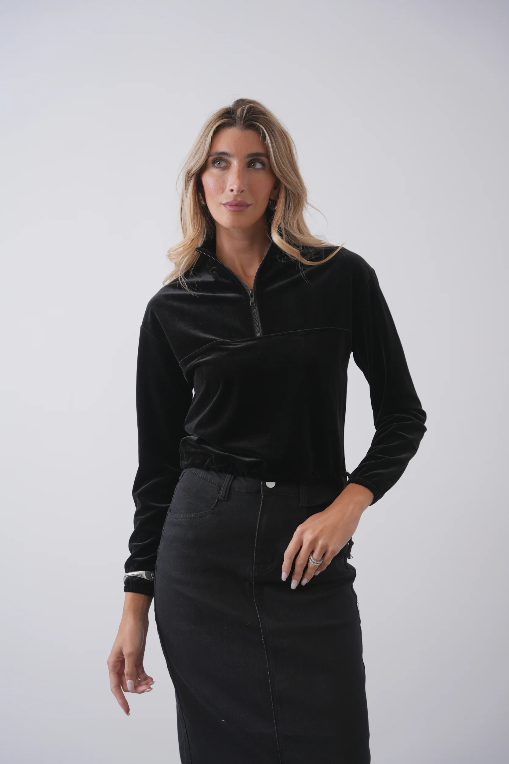 Velour Half Zip Sweatshirt - Image 16