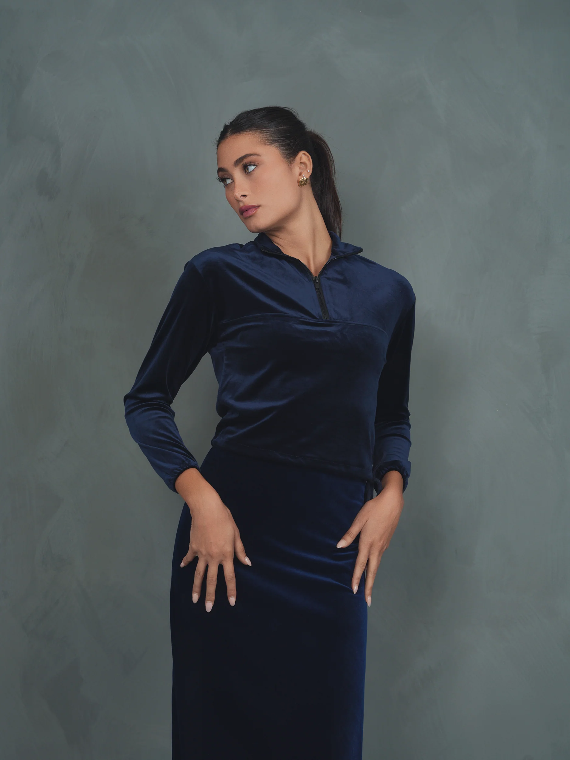 Velour Half Zip Sweatshirt - Image 7