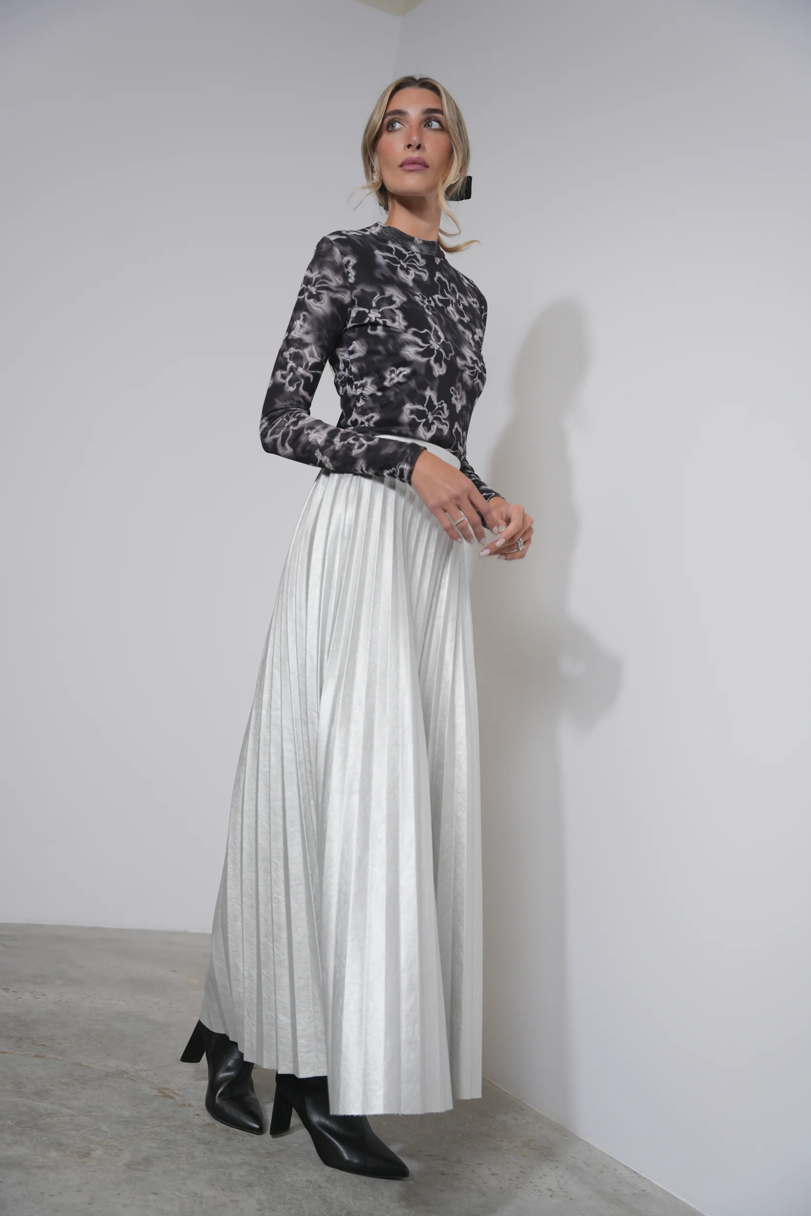 Maxi Leather Pleated Skirt - Image 6