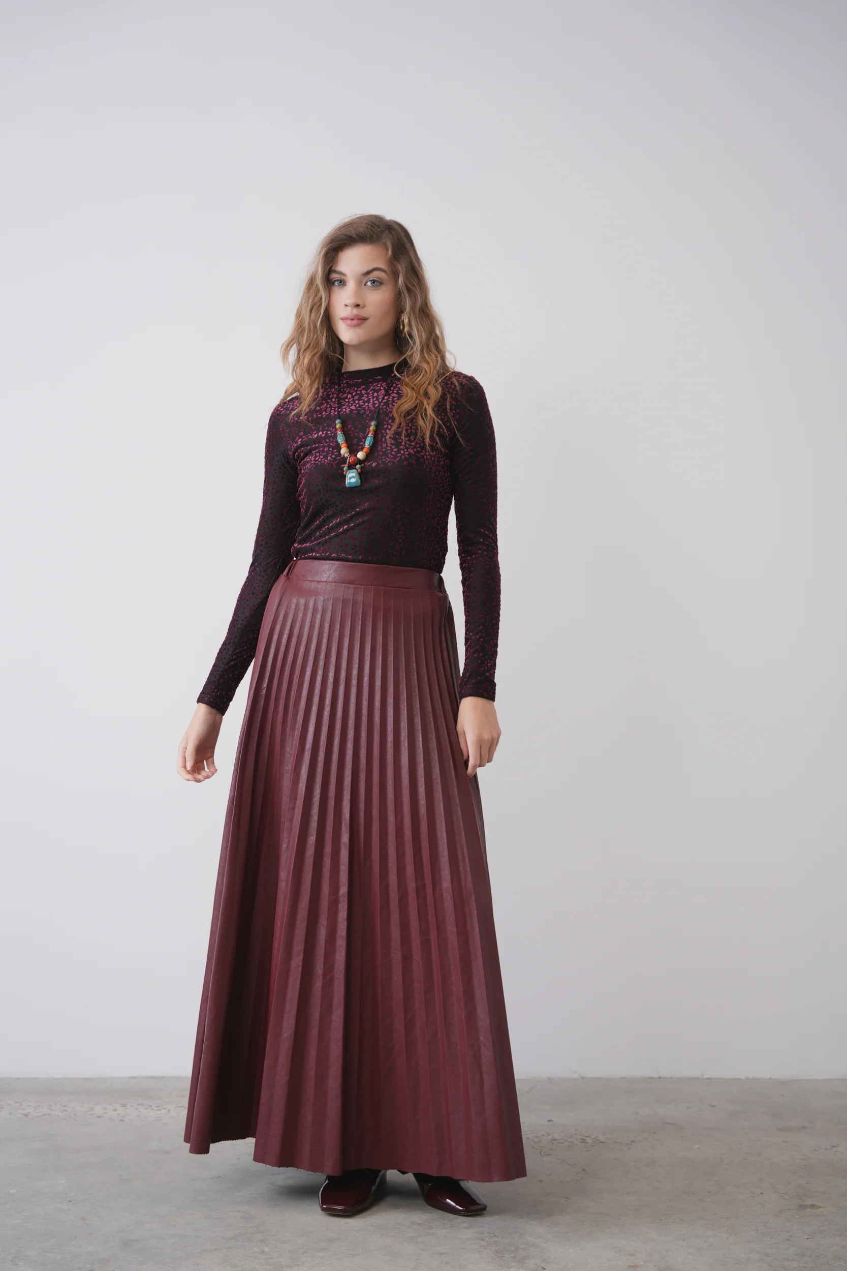 Maxi Leather Pleated Skirt - Image 9