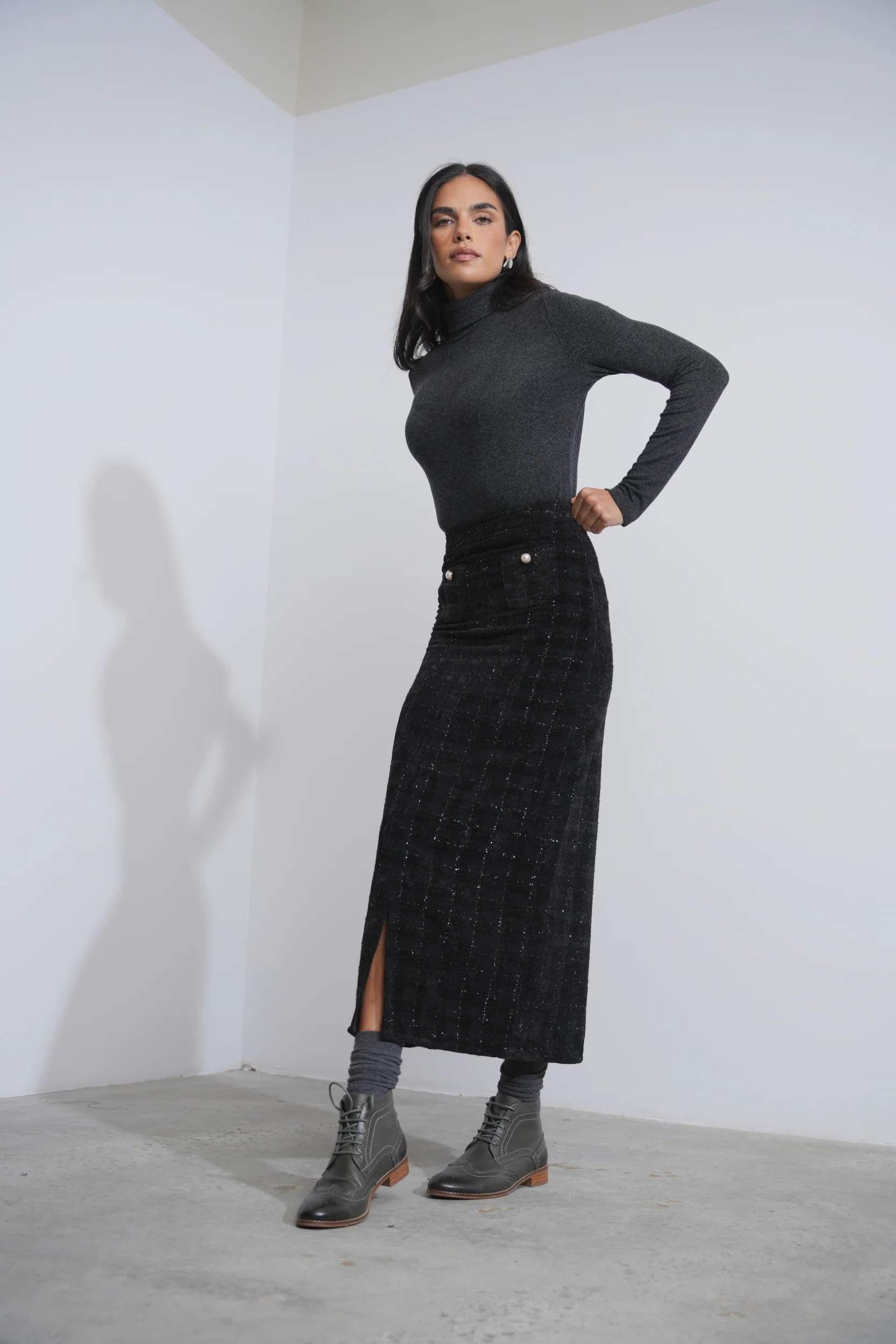 Tweed Skirt With Slit - Image 14