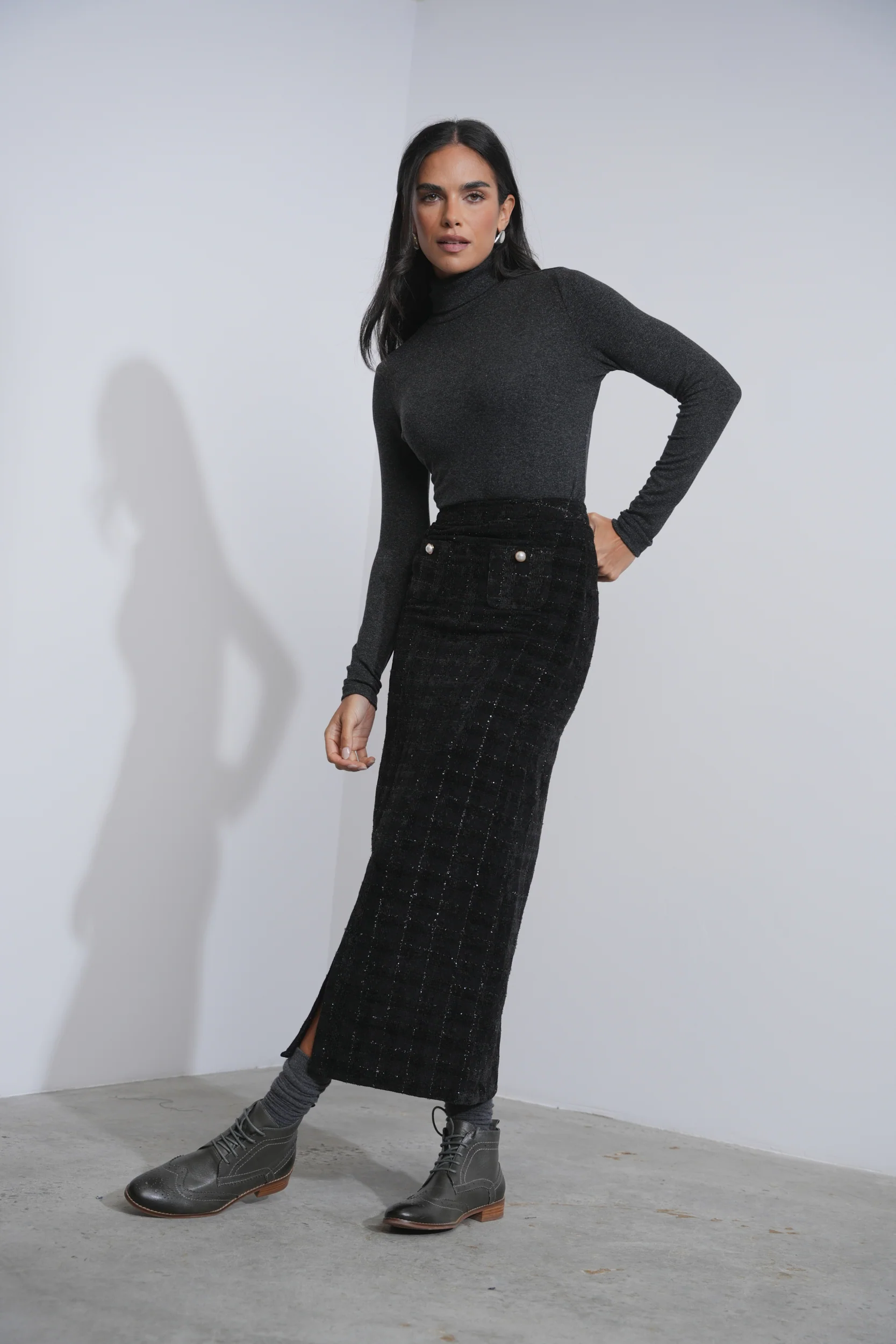 Tweed Skirt With Slit - Image 15