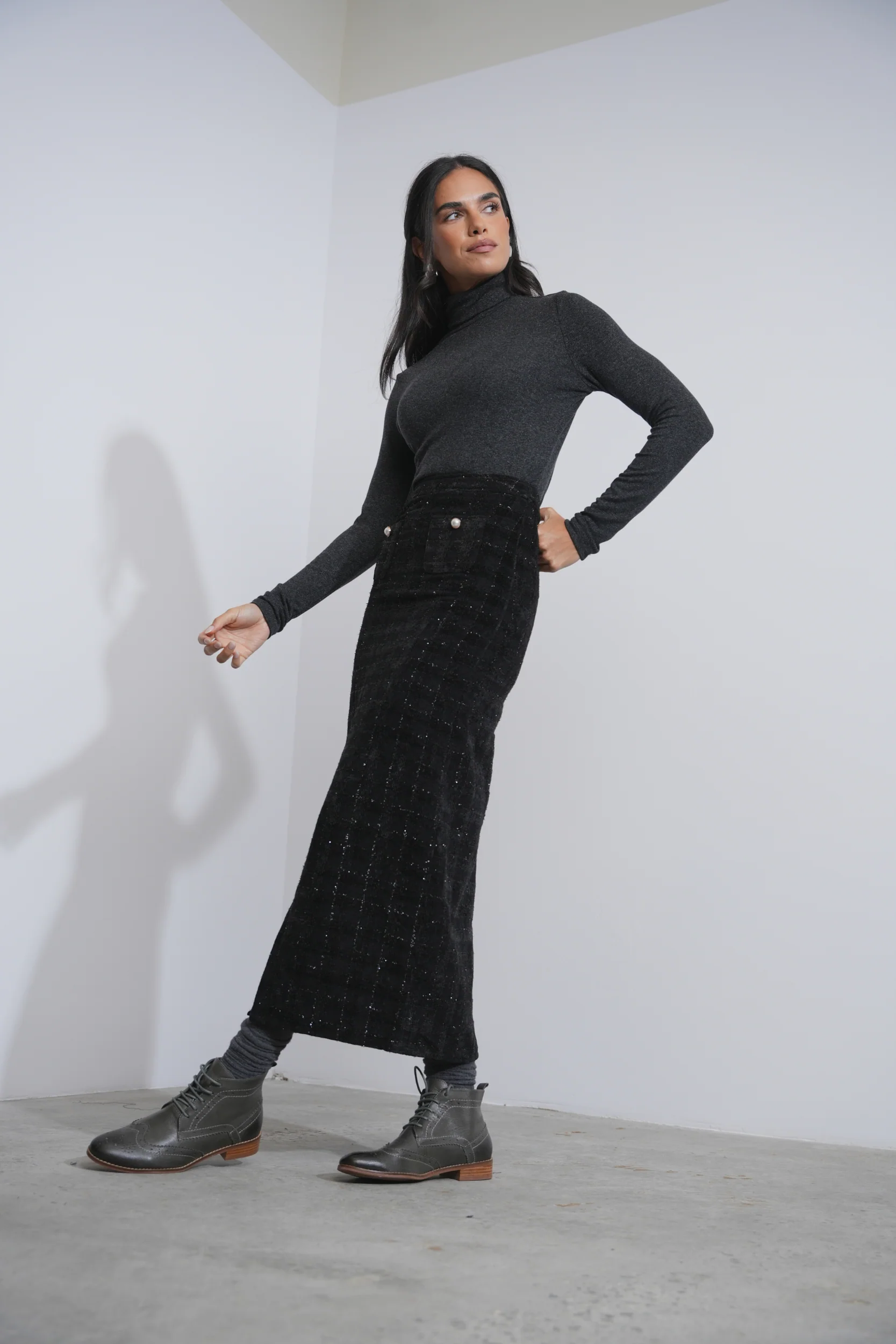 Tweed Skirt With Slit - Image 17