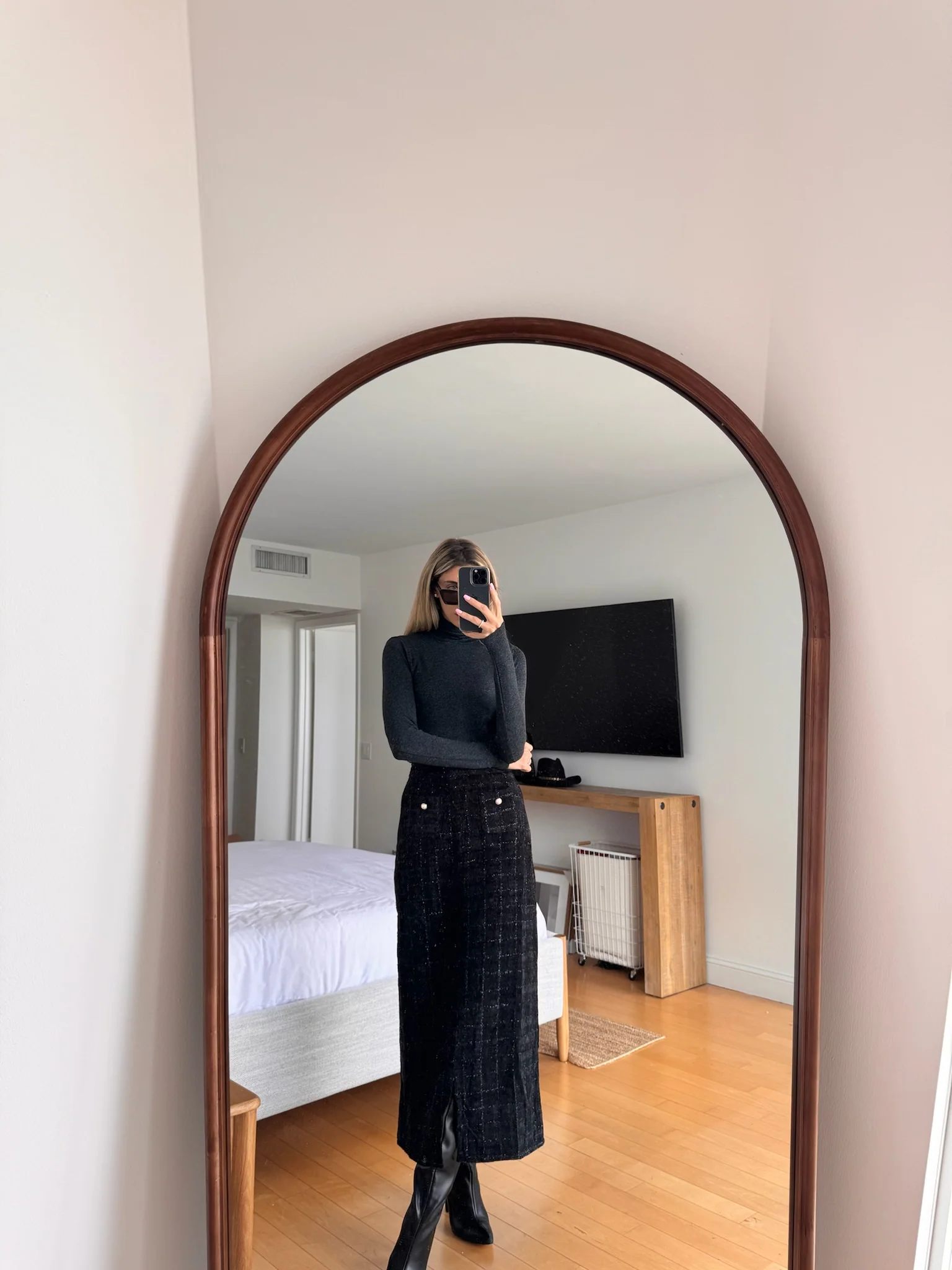 Tweed Skirt With Slit - Image 22
