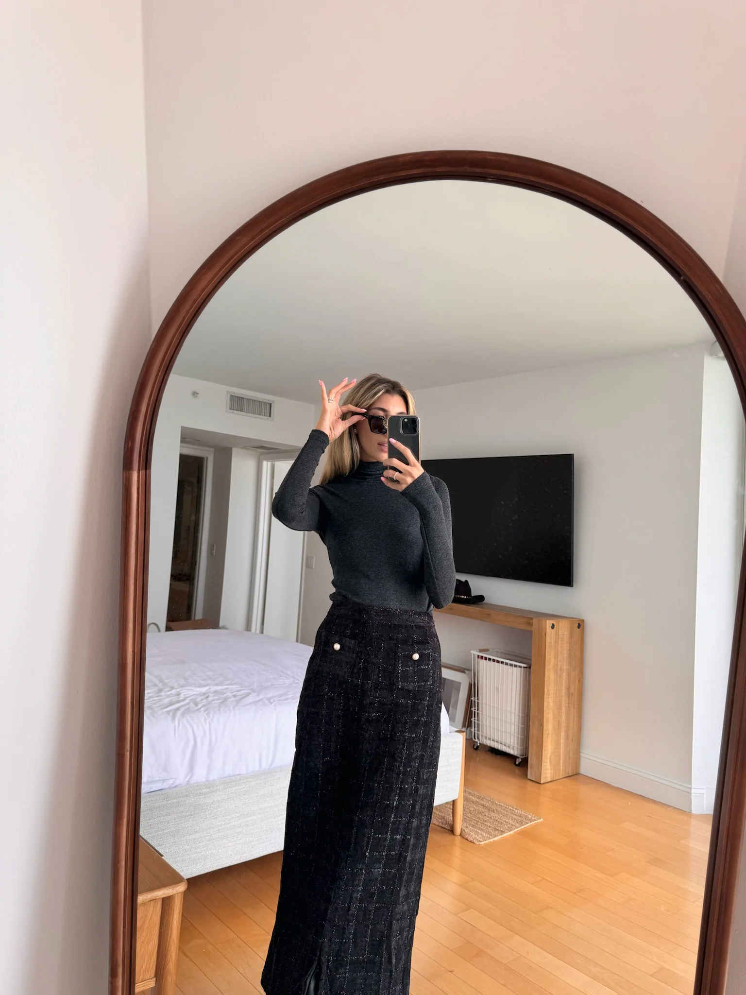 Tweed Skirt With Slit - Image 24