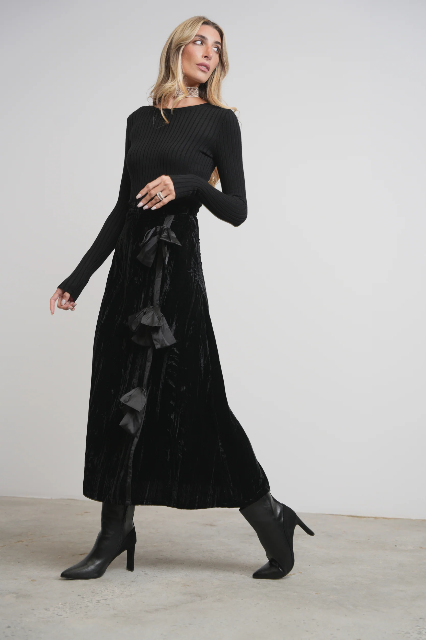 Velour Bow Skirt - Image 3