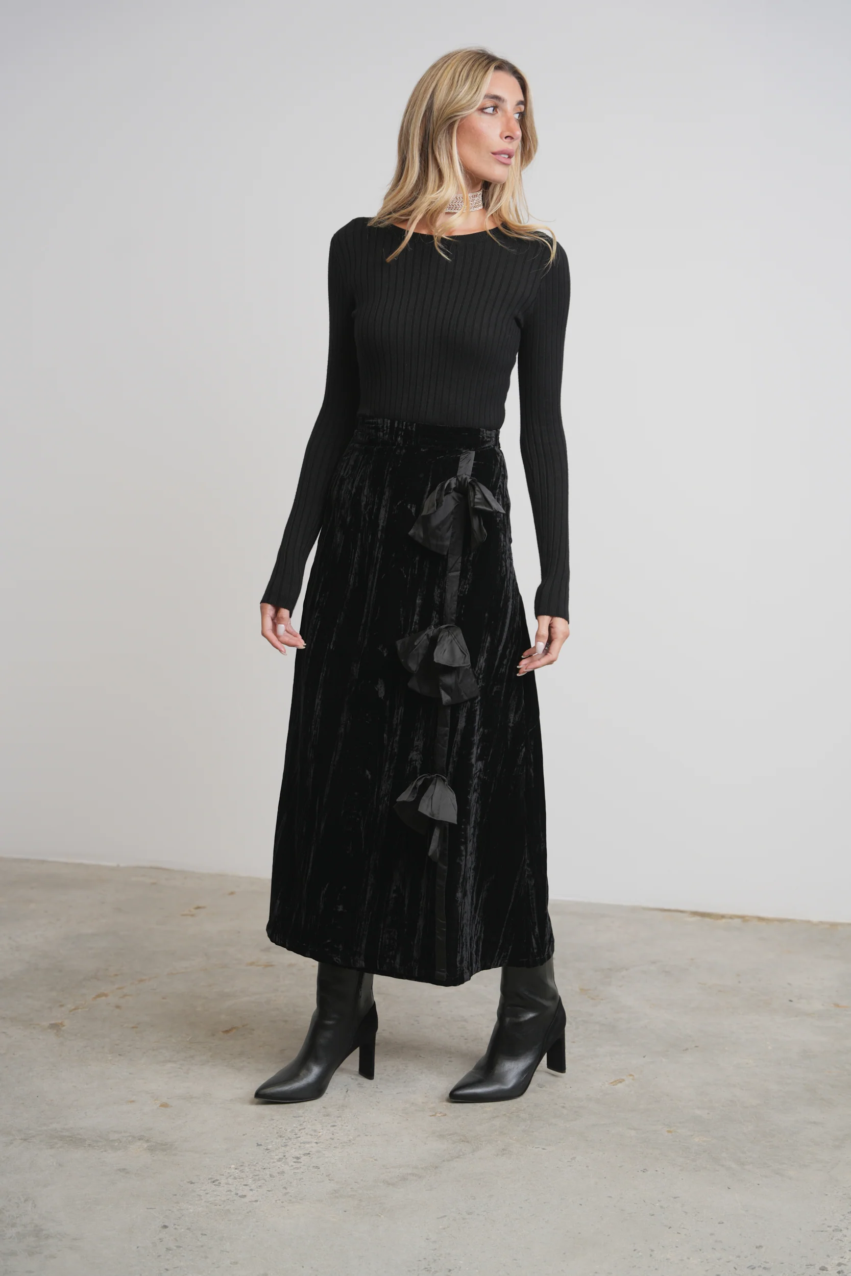 Velour Bow Skirt - Image 5