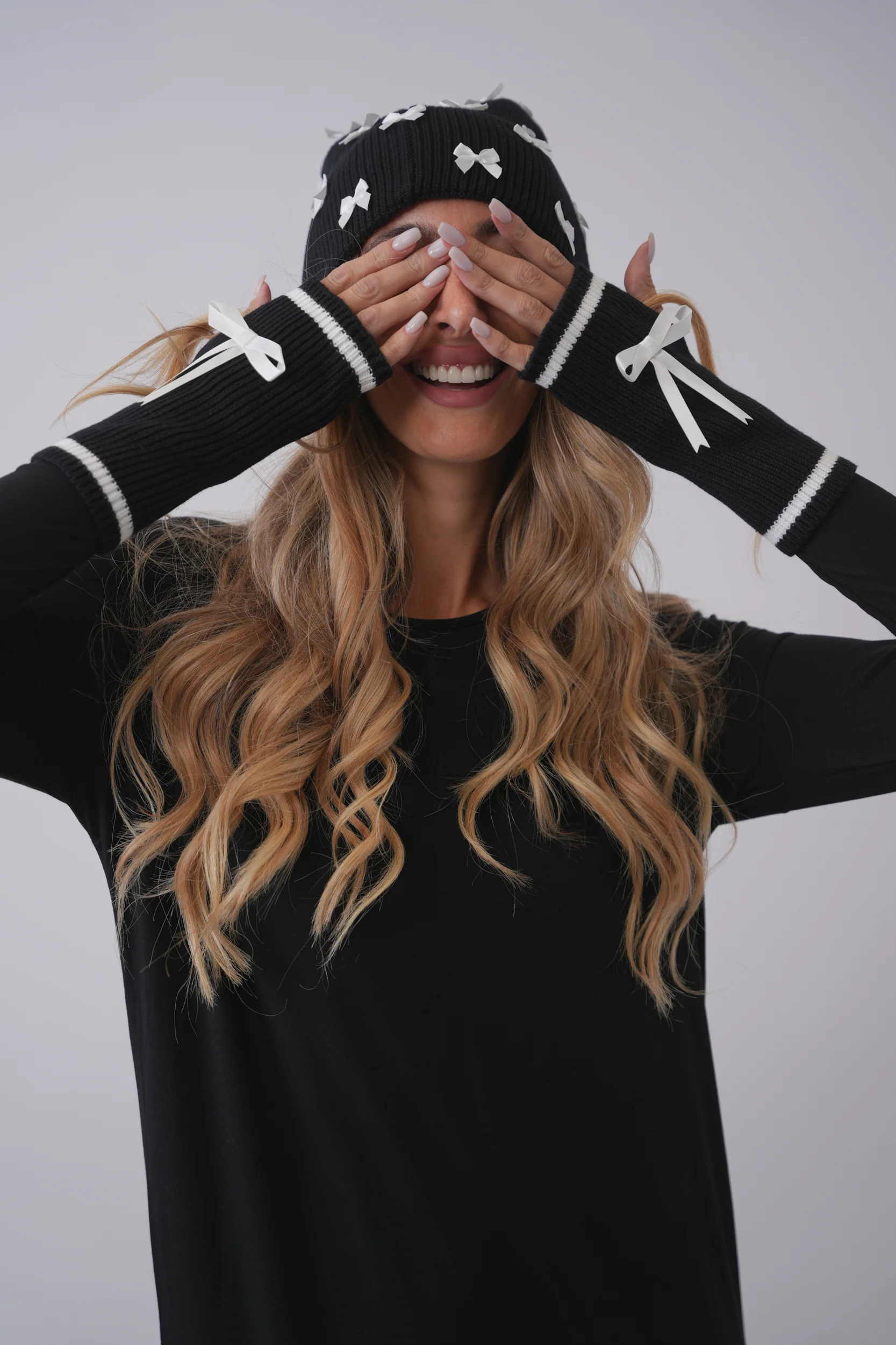 Bow Beanie - Image 16