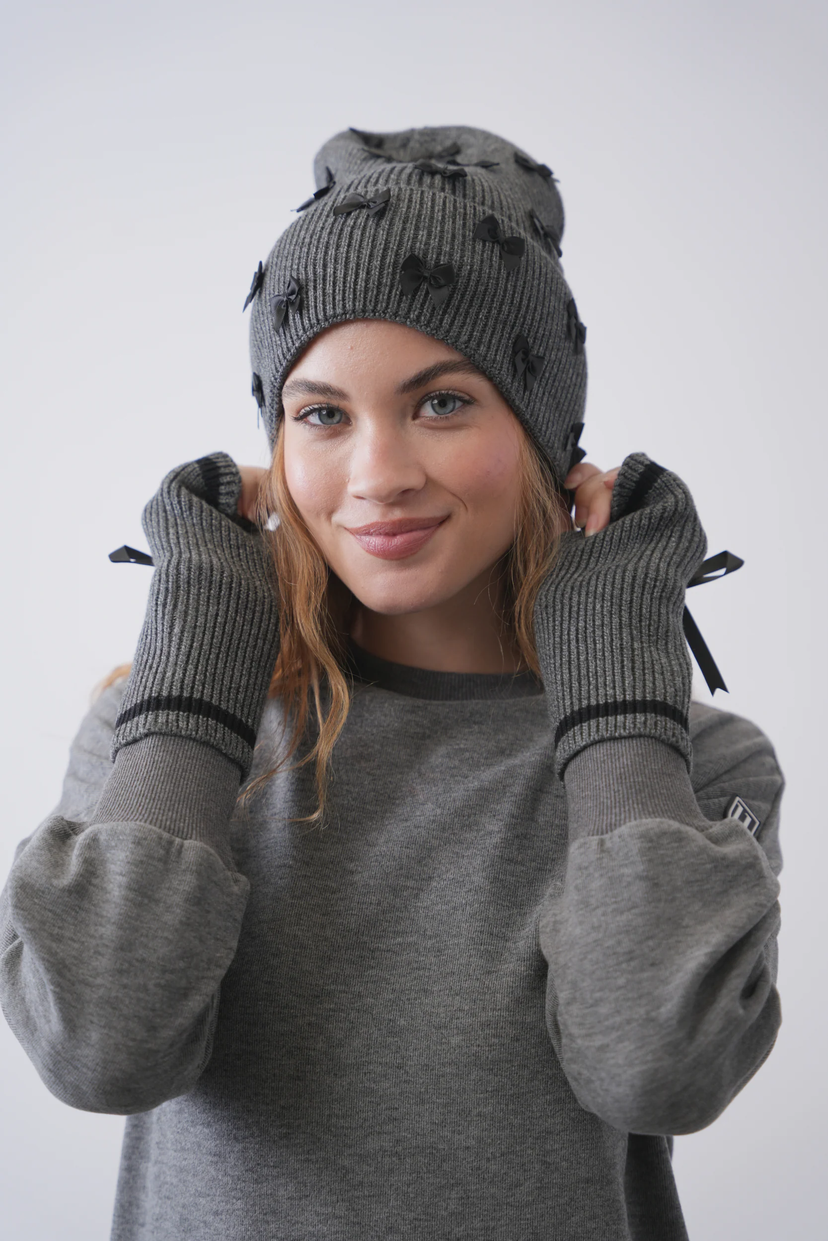 Bow Beanie - Image 23