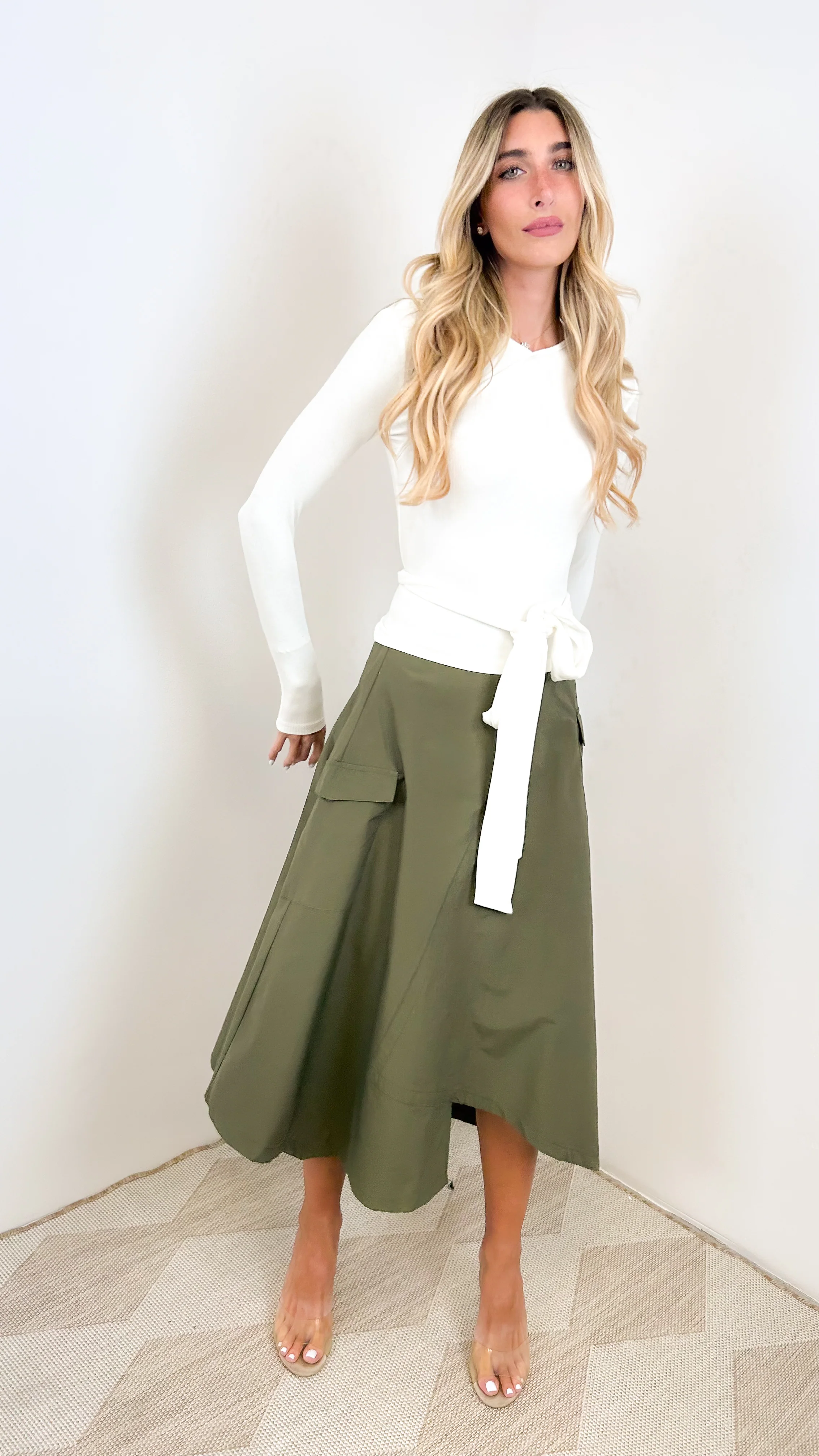 Soft Rib Tie V Tee - Image 7