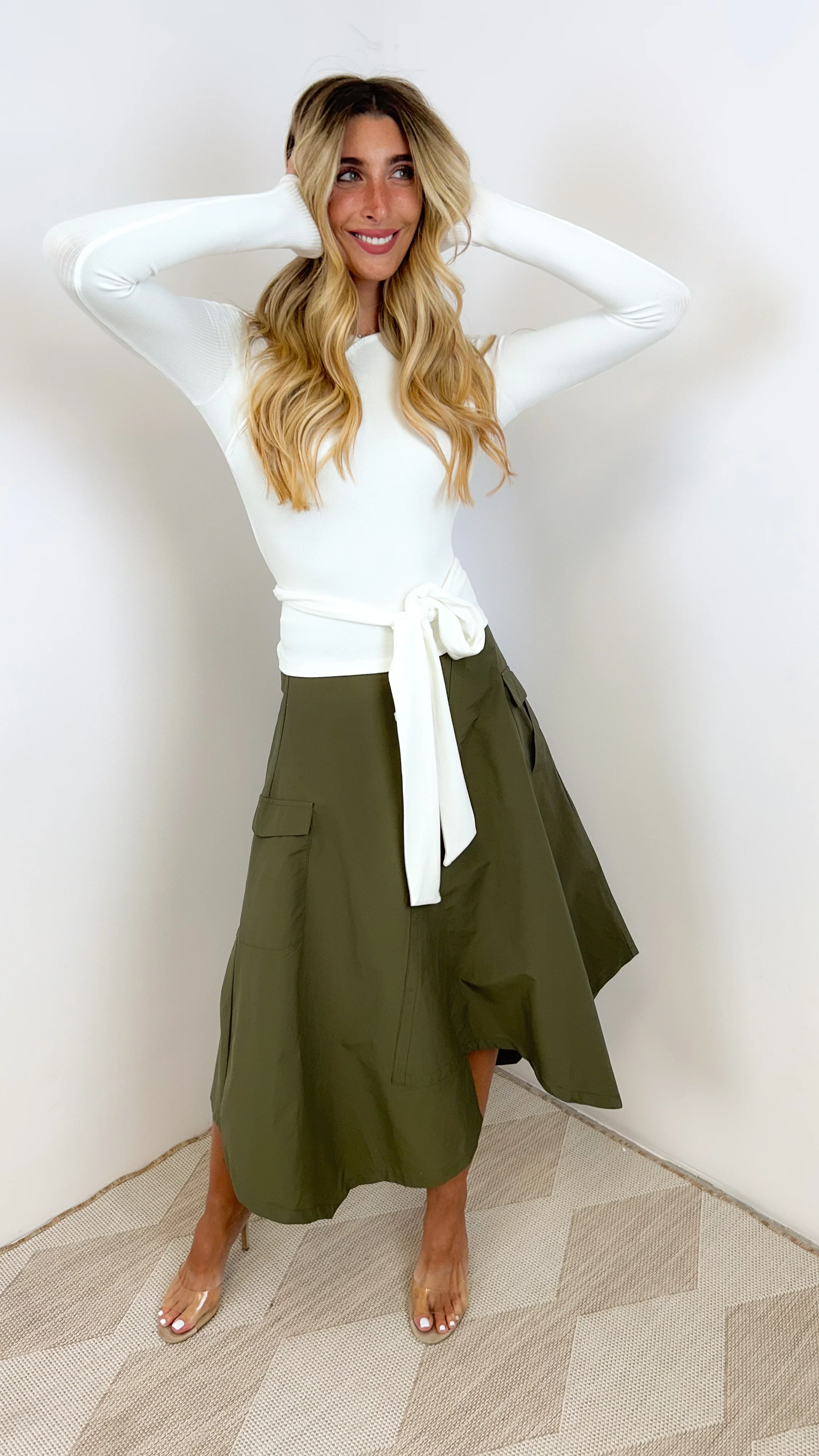 Soft Rib Tie V Tee - Image 8