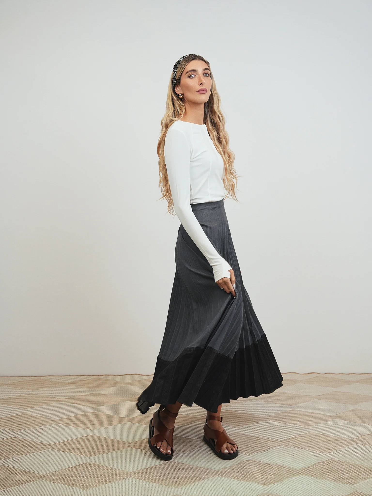 Colorblock Pleated Denim Skirt - Long - Image 12