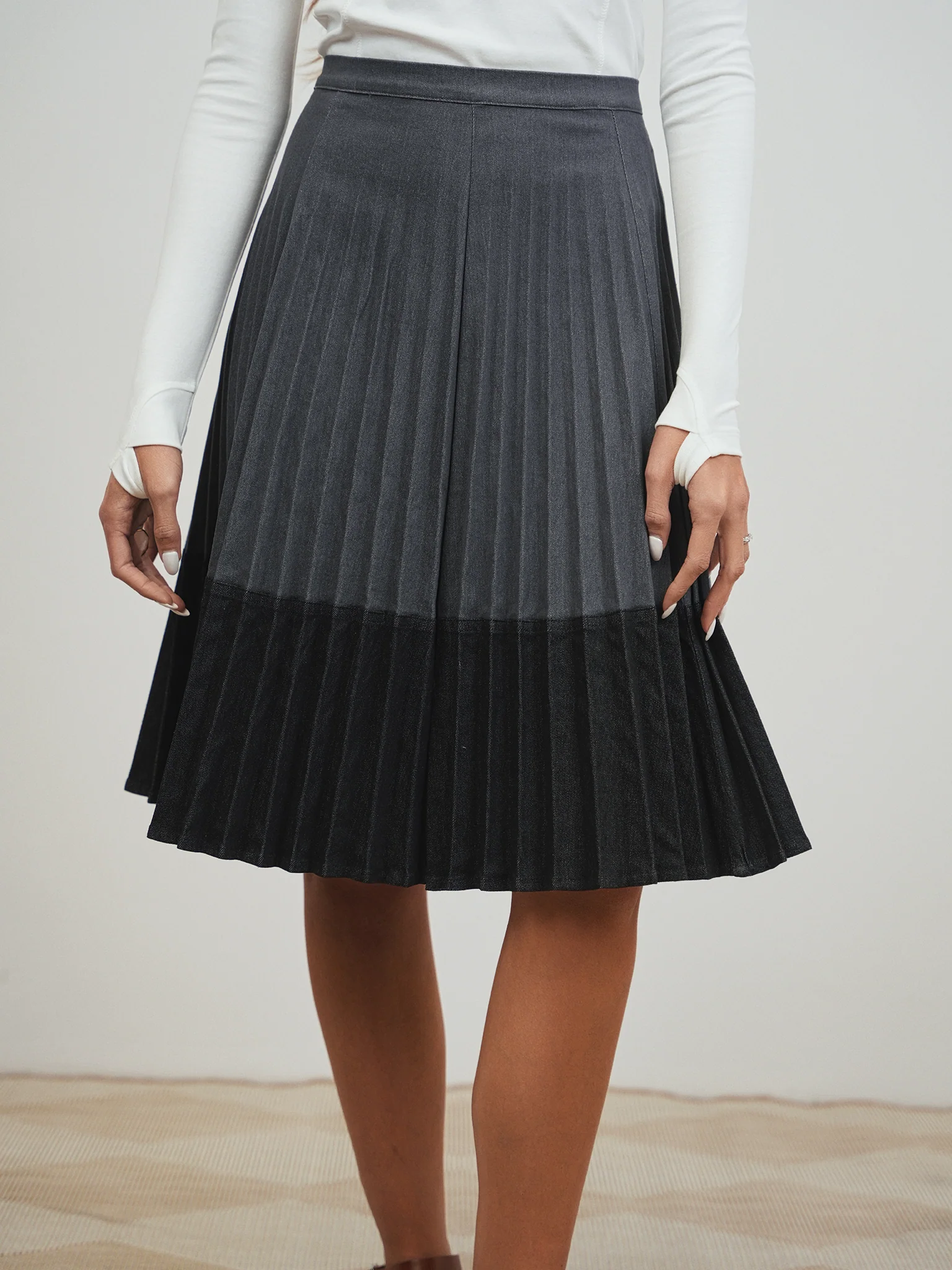 Colorblock Pleated Denim Skirt - Image 8