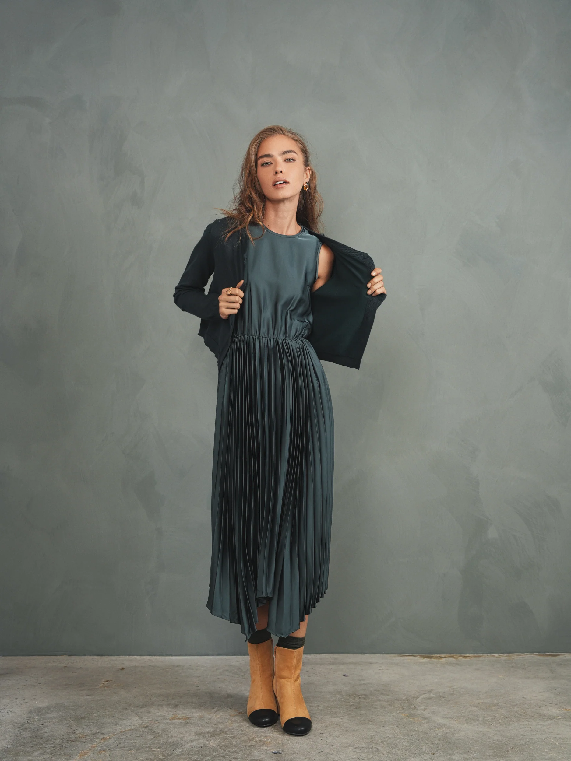 Pleated High-Low Sleeveless Dress - Image 9