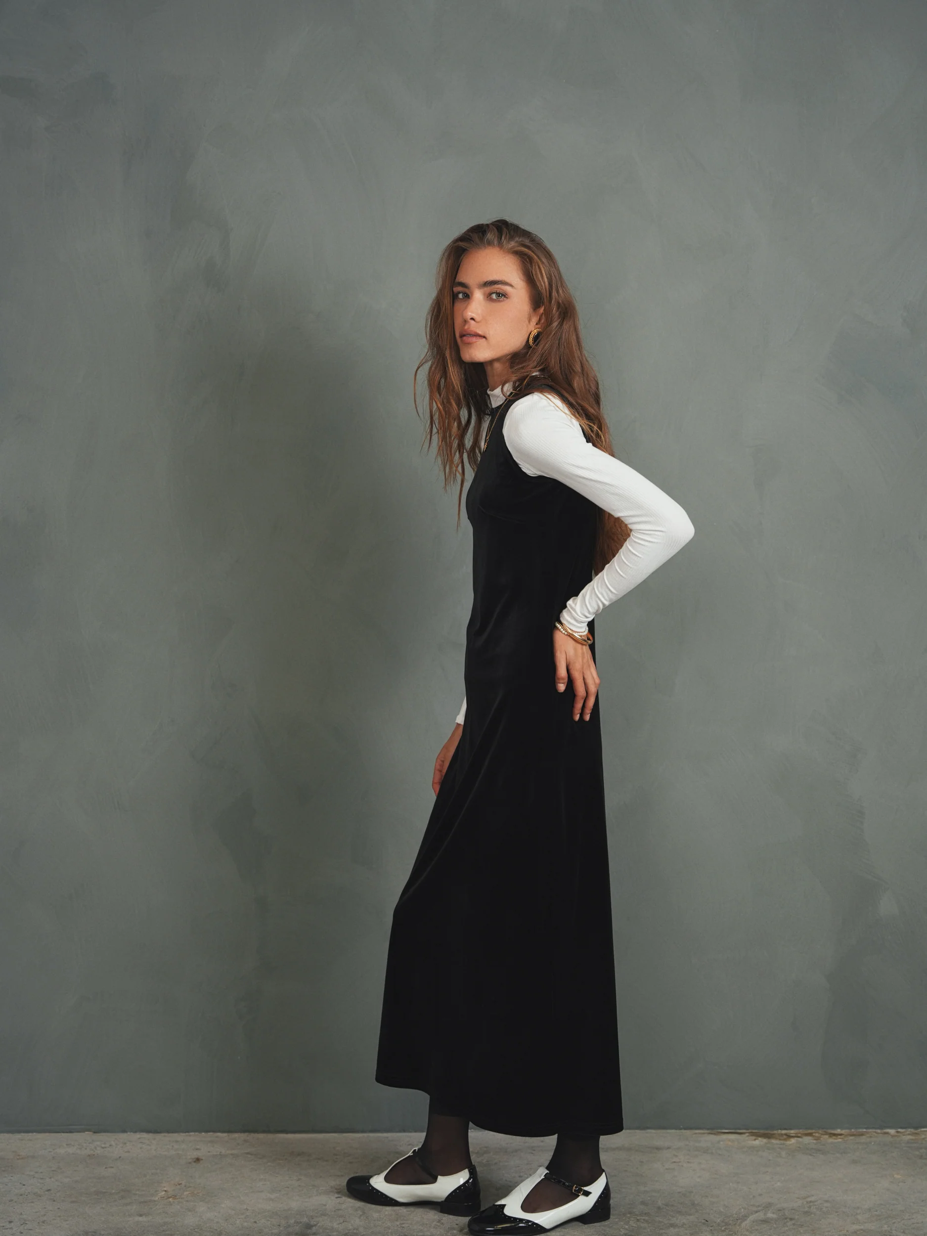 Velour Sleeveless Dress - Image 3