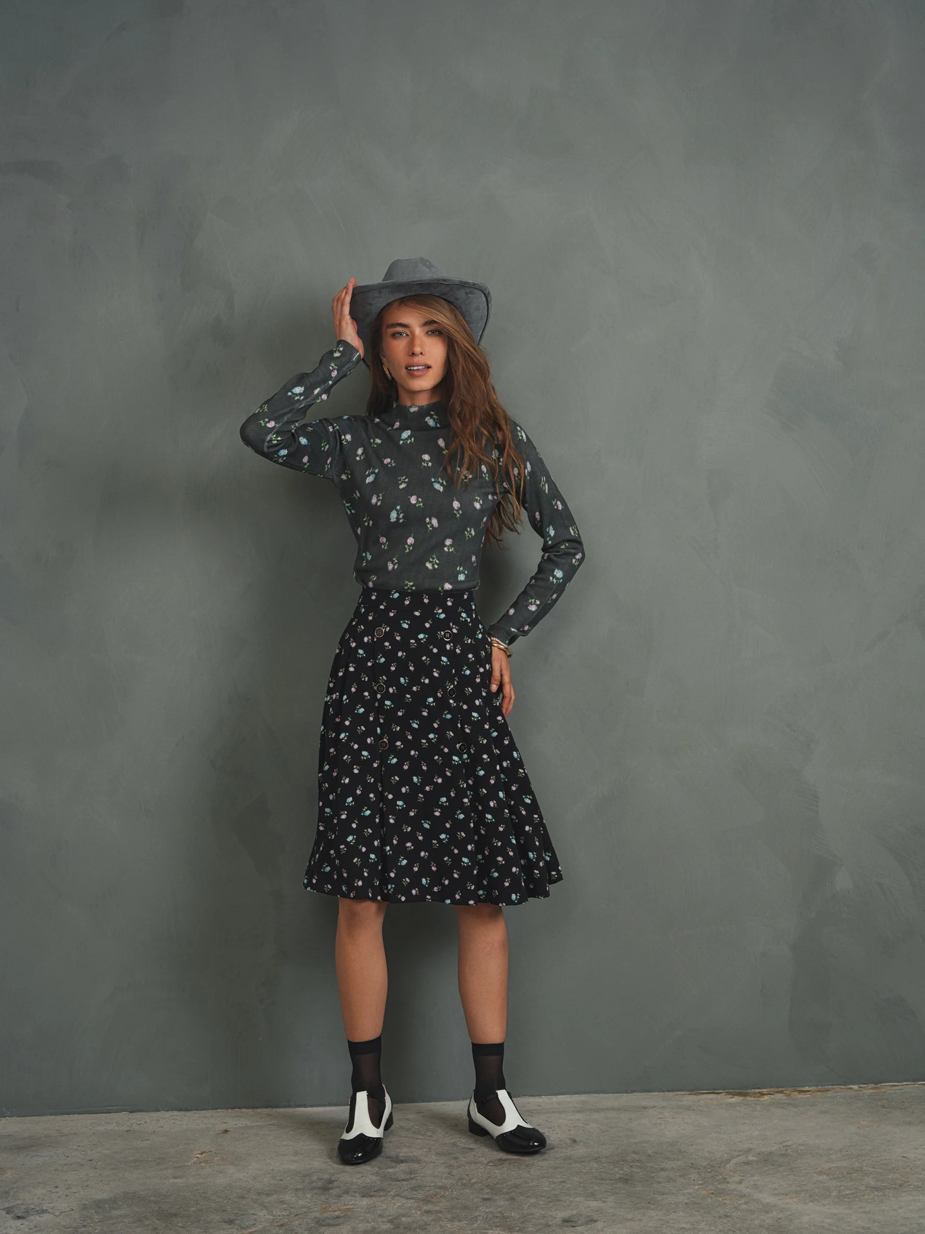 Buttoned Pleated Skirt