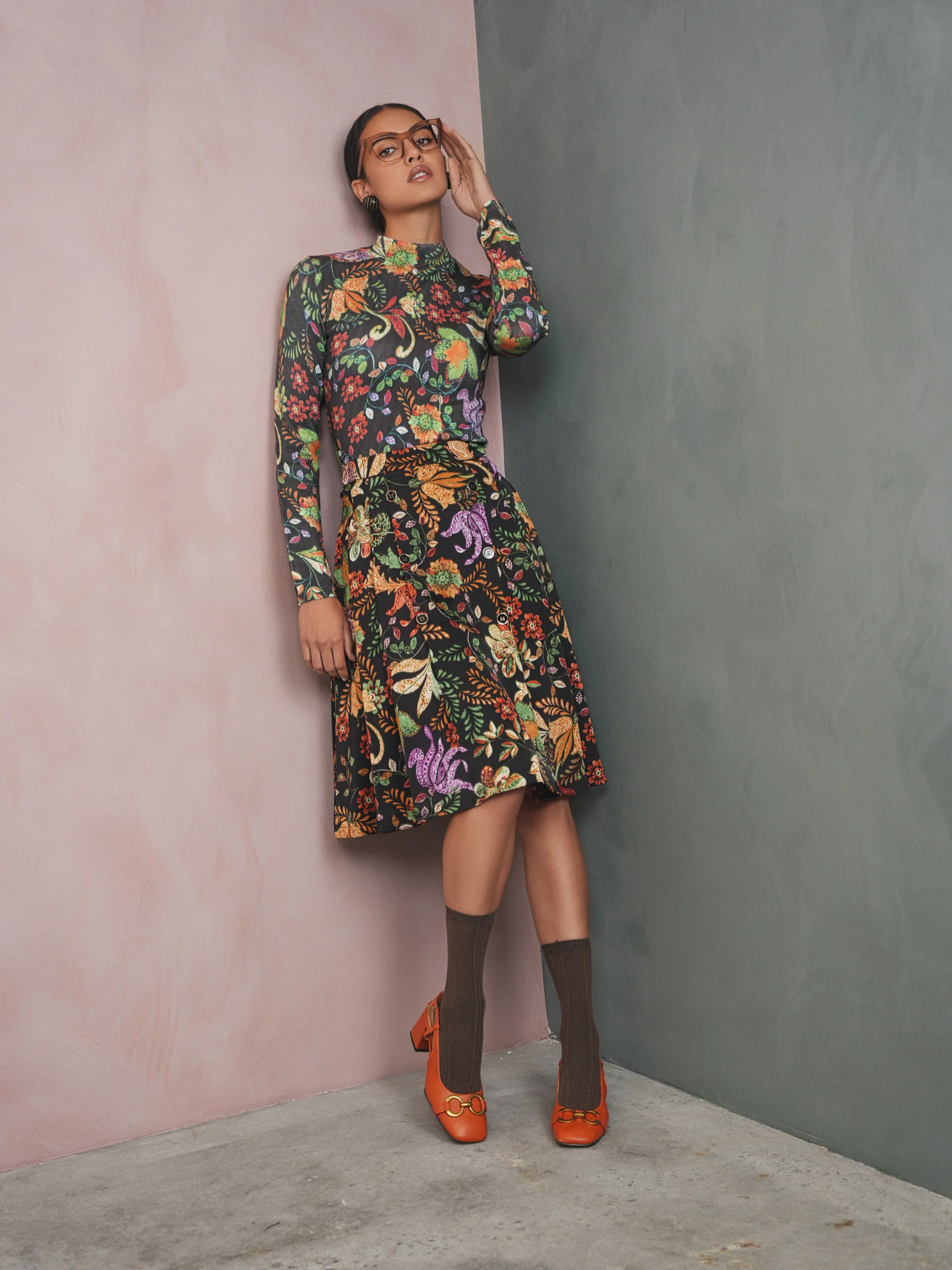 Buttoned Pleated Skirt - Image 6