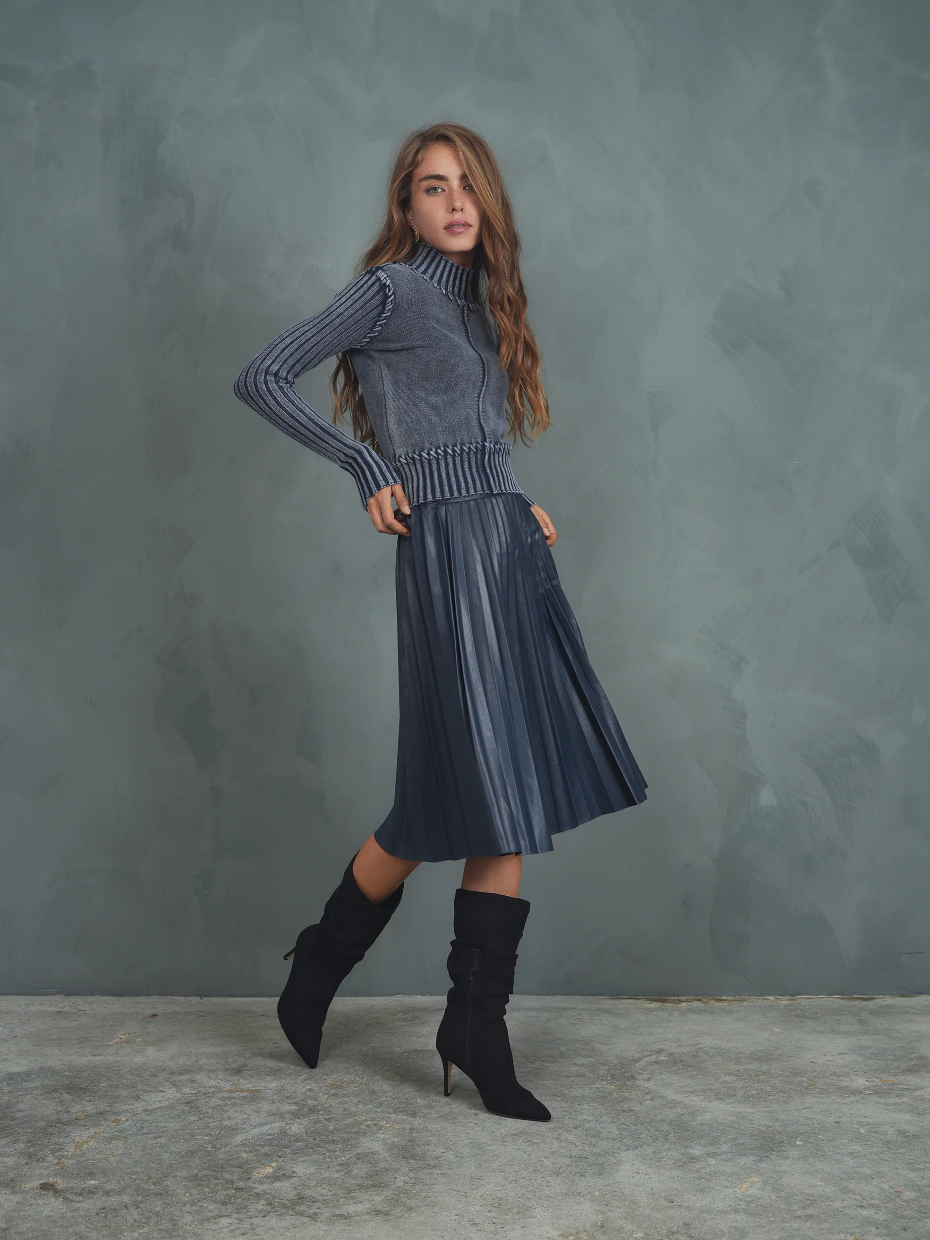 Pleated Leather Skirt - Image 9