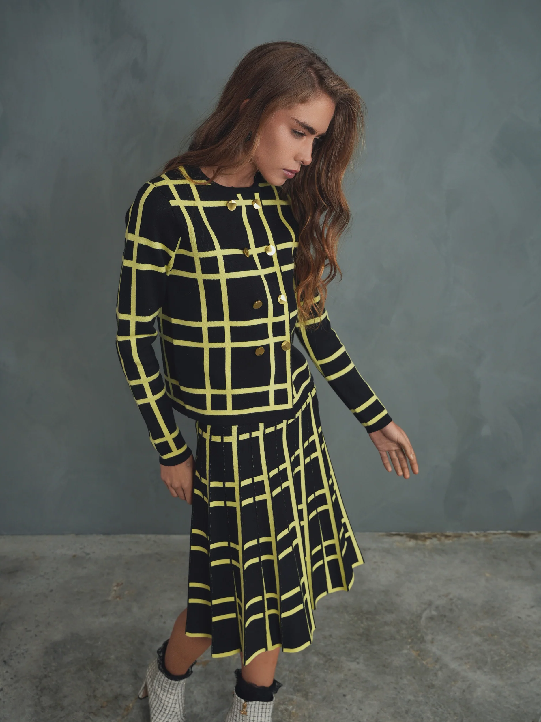 Jacquard Knit Pleated Skirt - Image 14