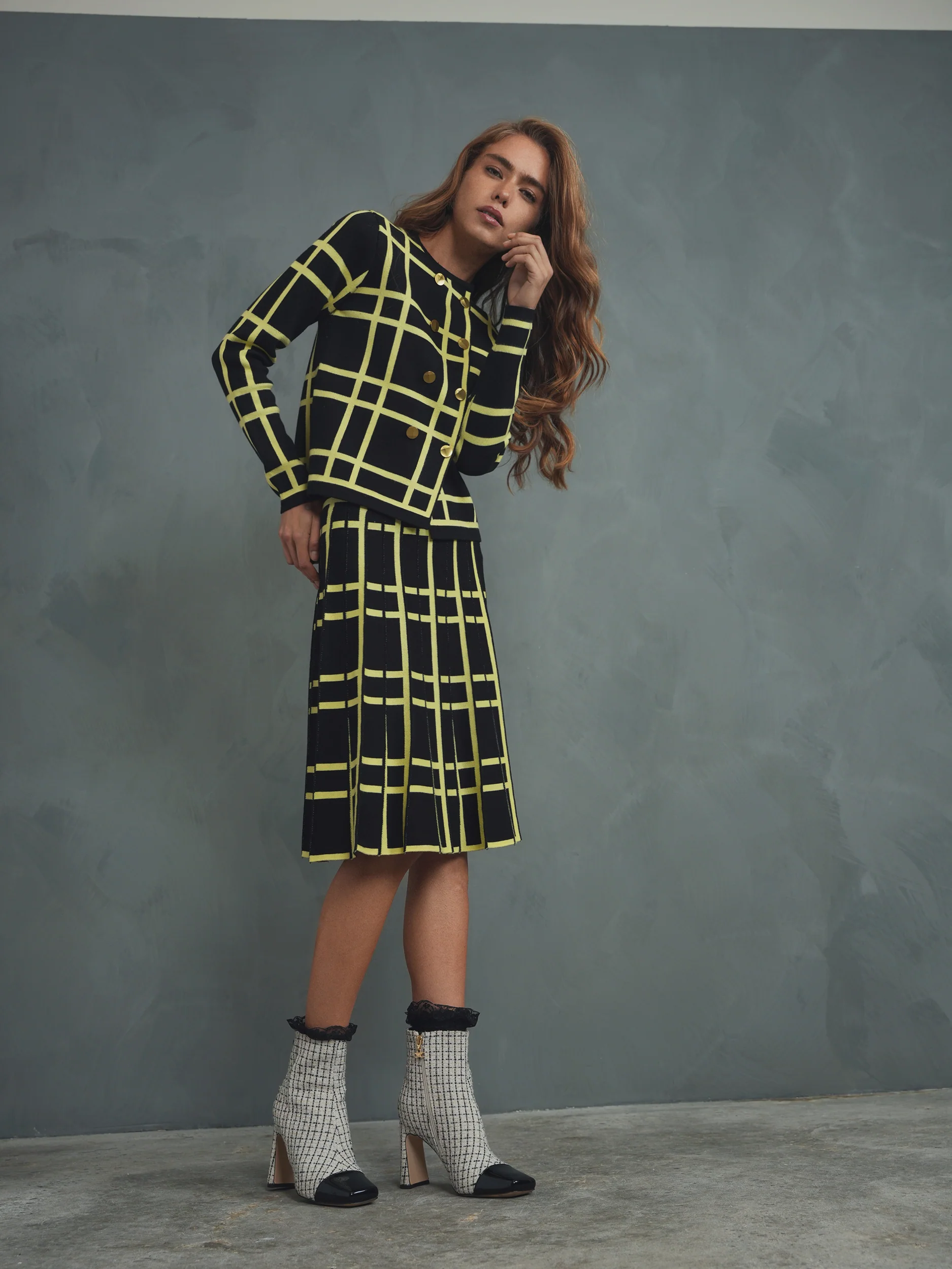 Jacquard Knit Pleated Skirt - Image 15