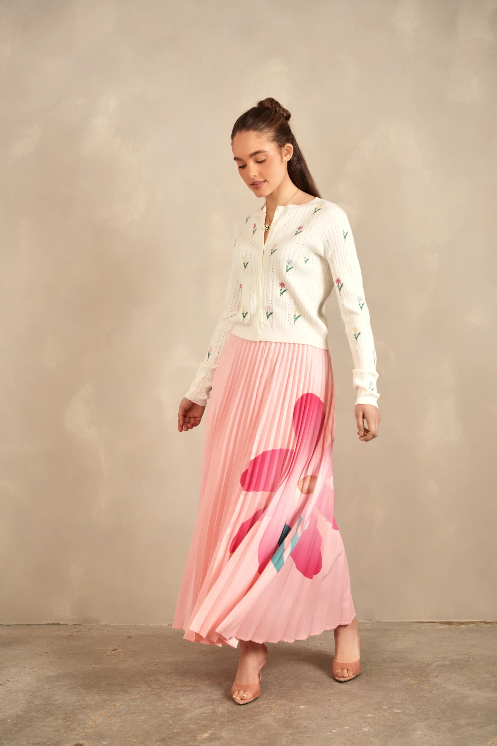 Knitted Embroidery Cardigan - Image 10