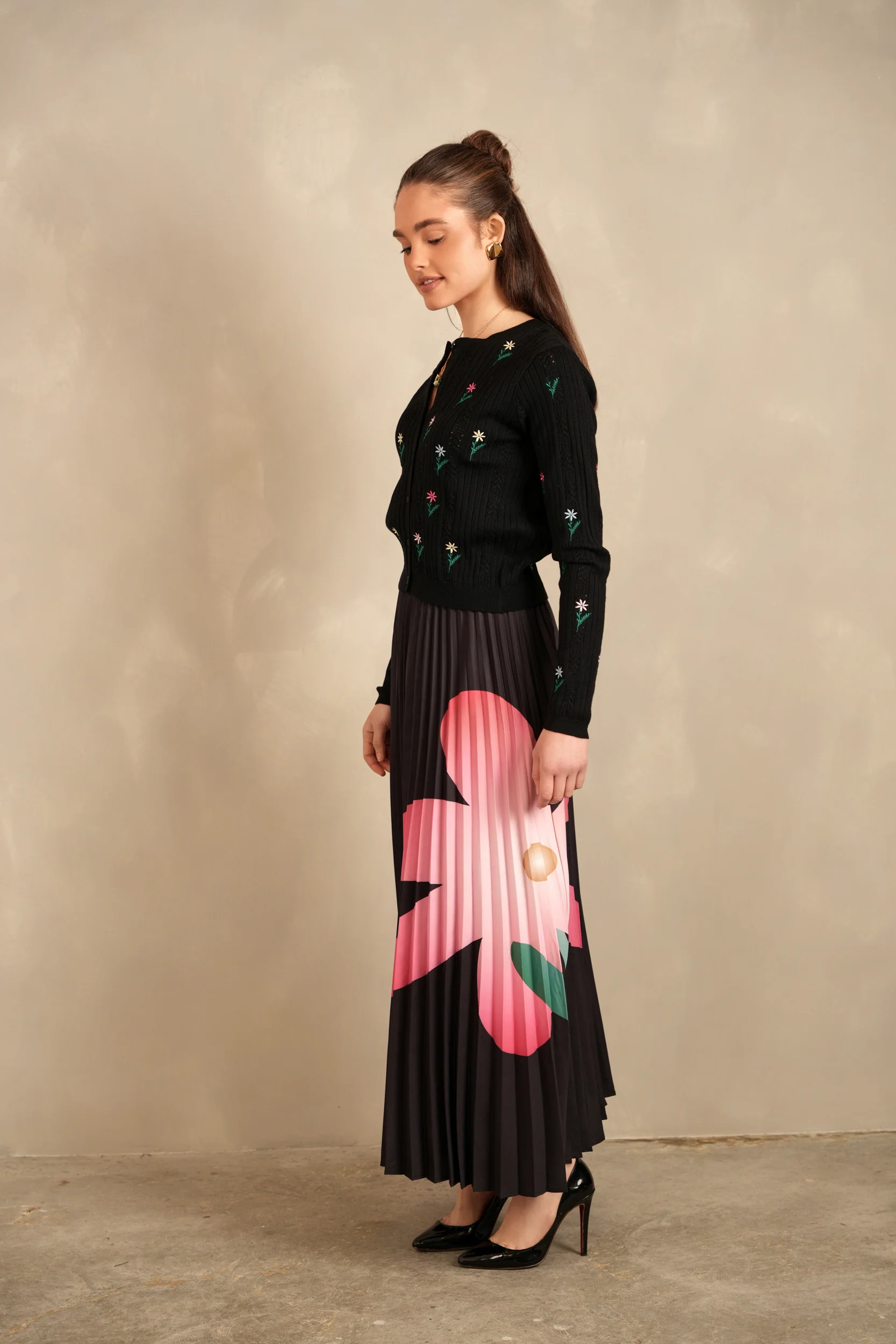 Knitted Embroidery Cardigan - Image 4