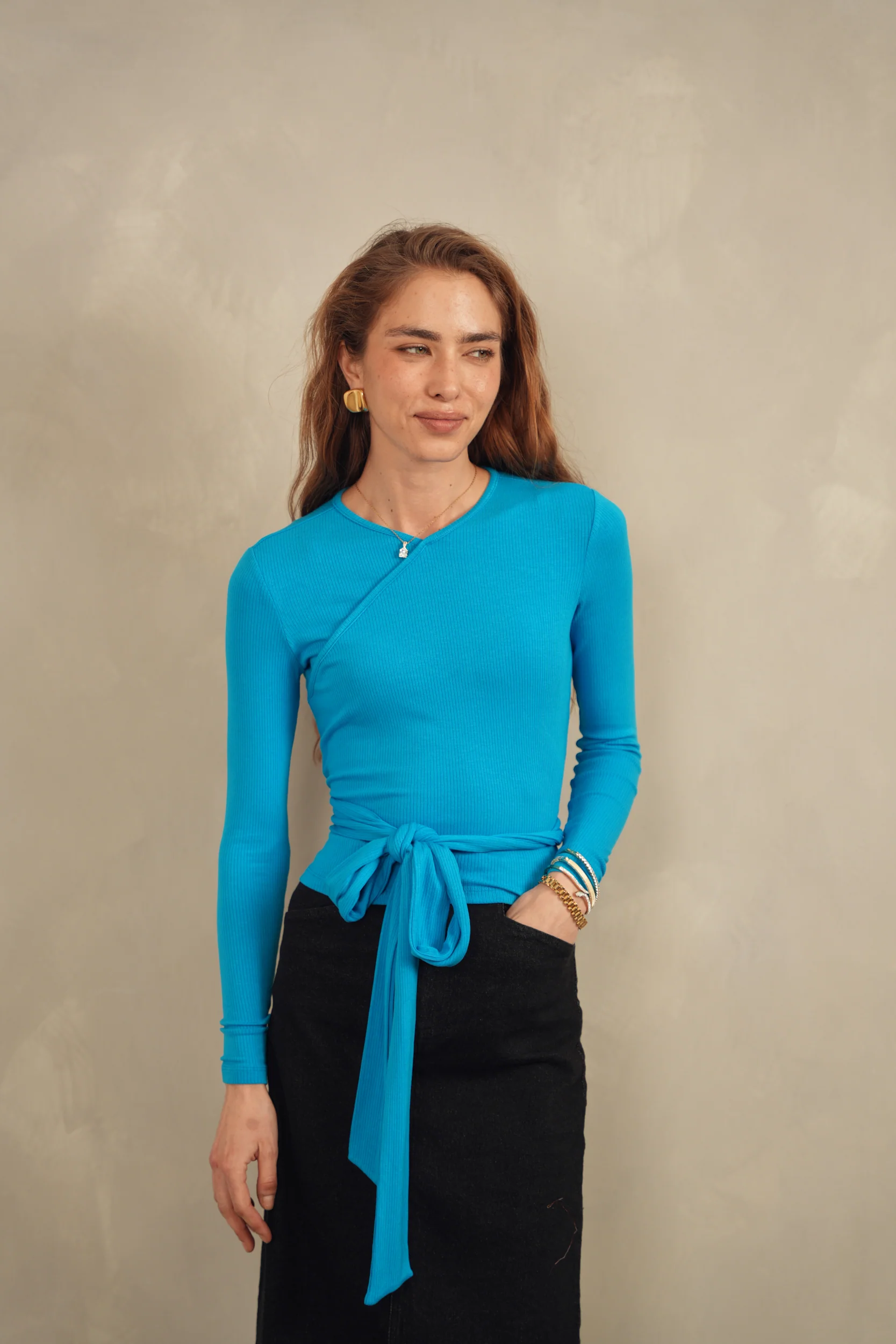 Soft Rib Tie V Tee - Image 4