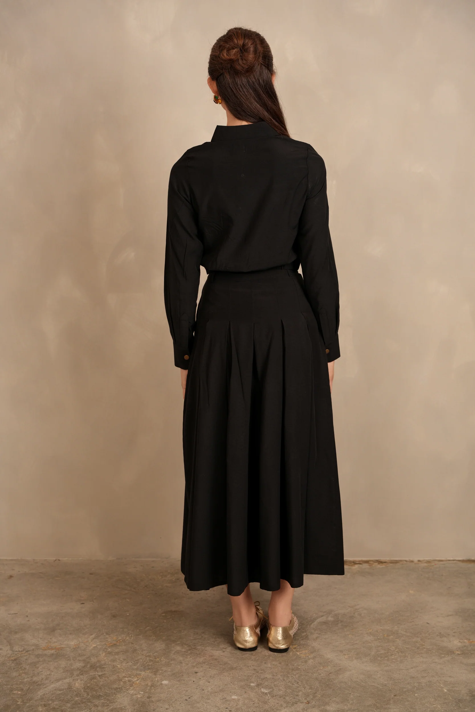 Pleated Skirt w/ Exposed Pockets - Image 12