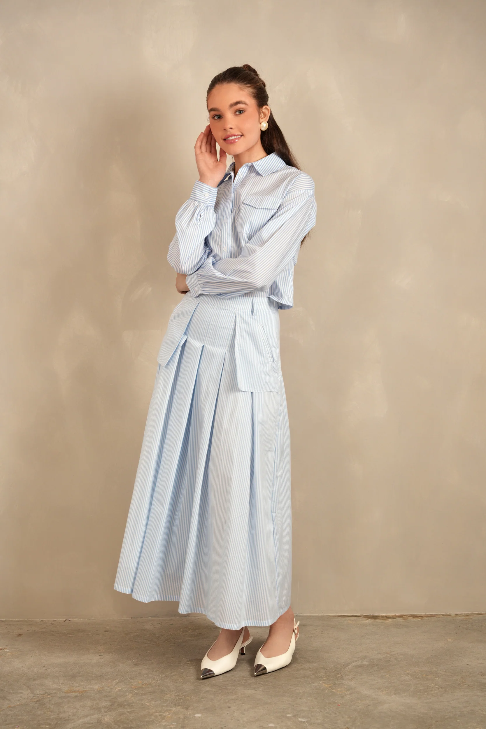 Pleated Skirt w/ Exposed Pockets - Image 8