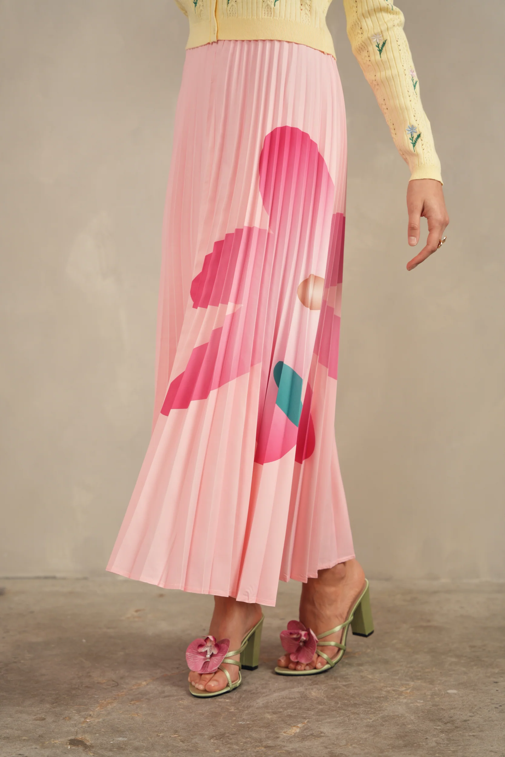 Pleated Maxi Floral Skirt - Image 9